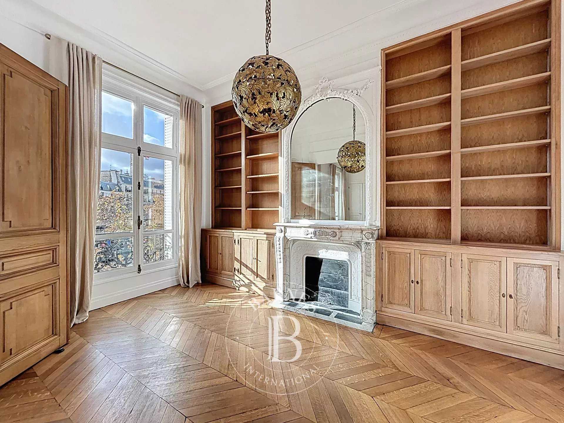 Paris  - Appartement 6 Pièces 4 Chambres