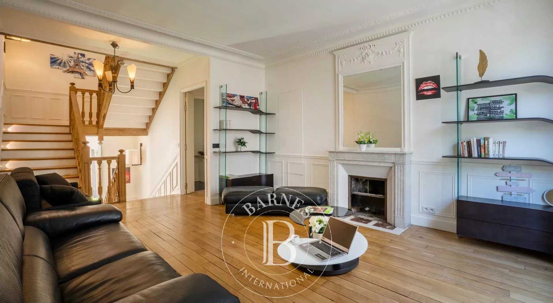 Paris  - Maison 8 Pièces 5 Chambres