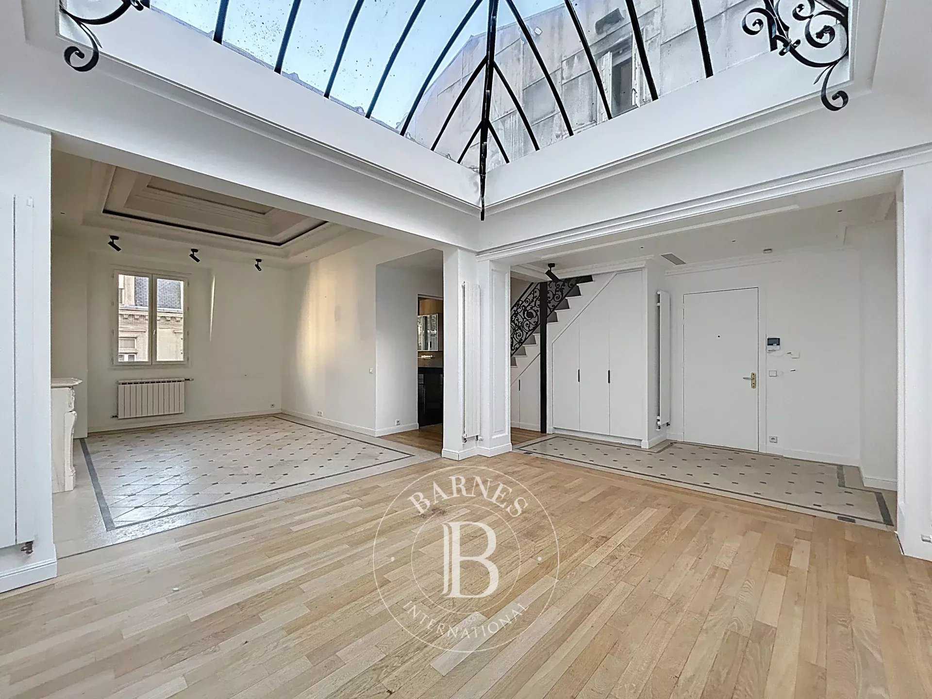 Paris  - Appartement 4 Pièces 2 Chambres