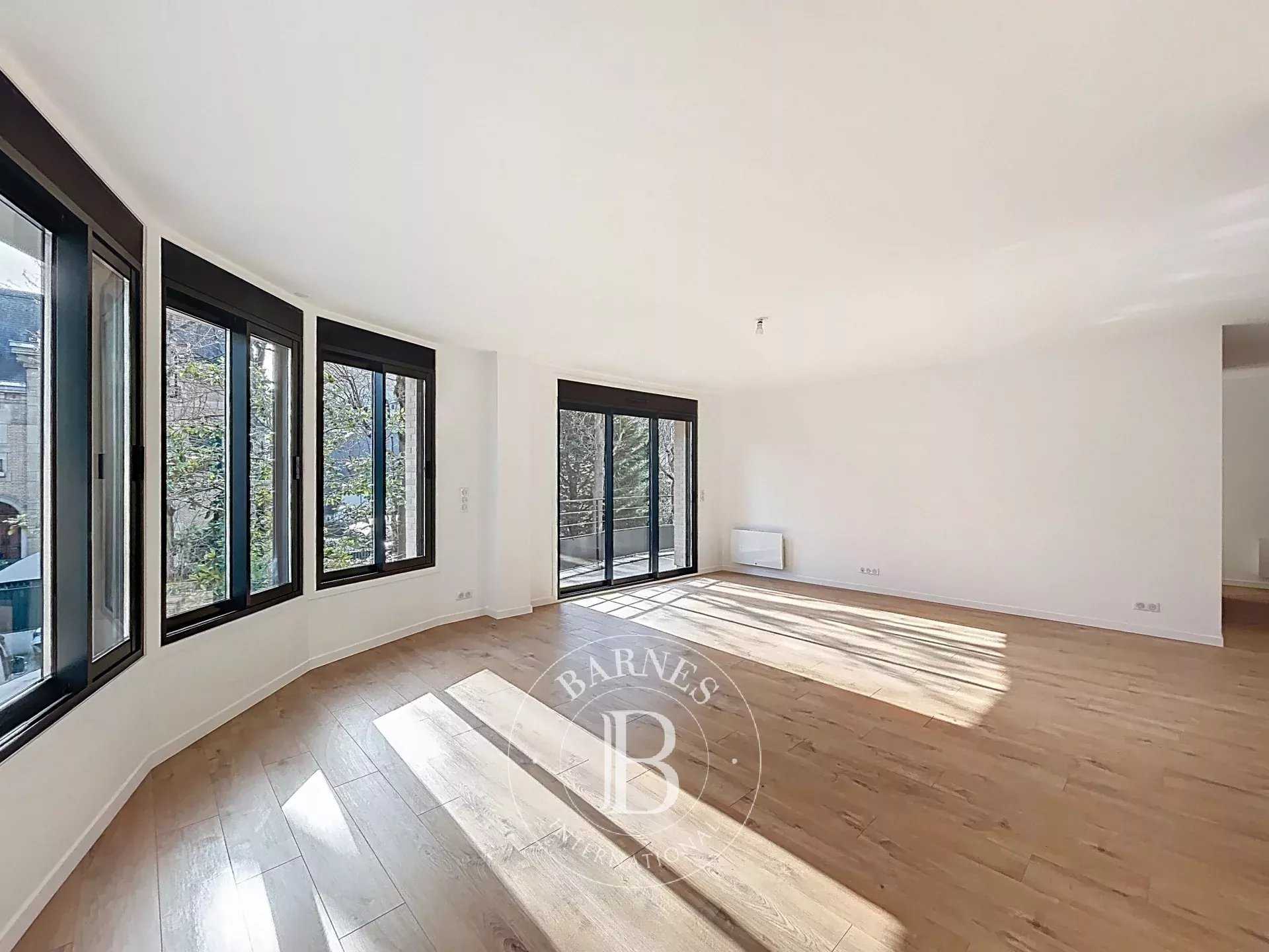 Paris  - Apartment 3 Bedrooms