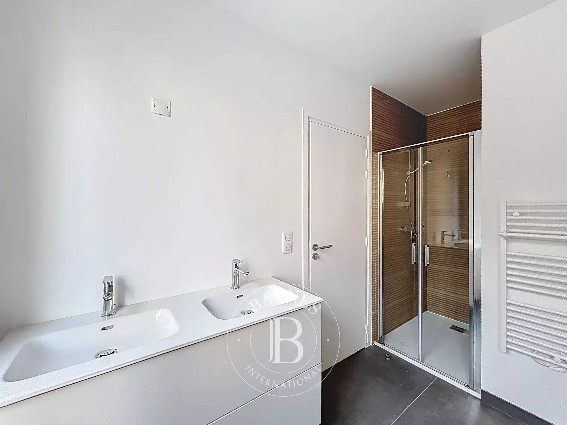 Paris  - Apartment 4 Bedrooms