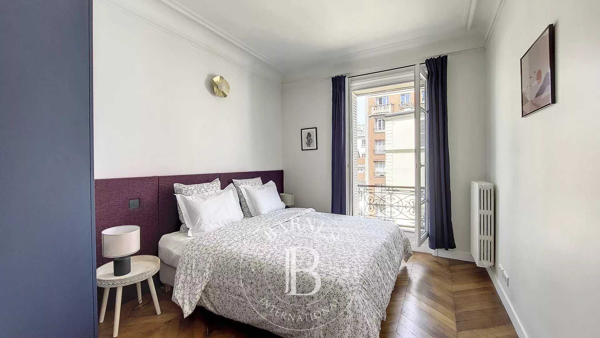 Paris  - Appartement 3 Pièces 2 Chambres