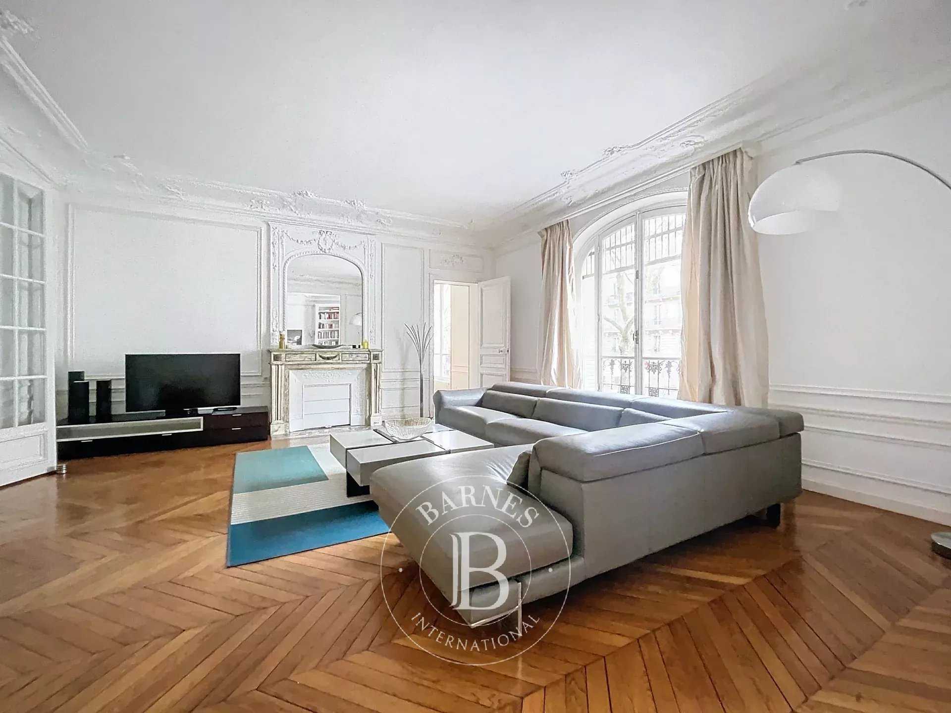 Paris  - Piso 8 Cuartos 5 Habitaciones