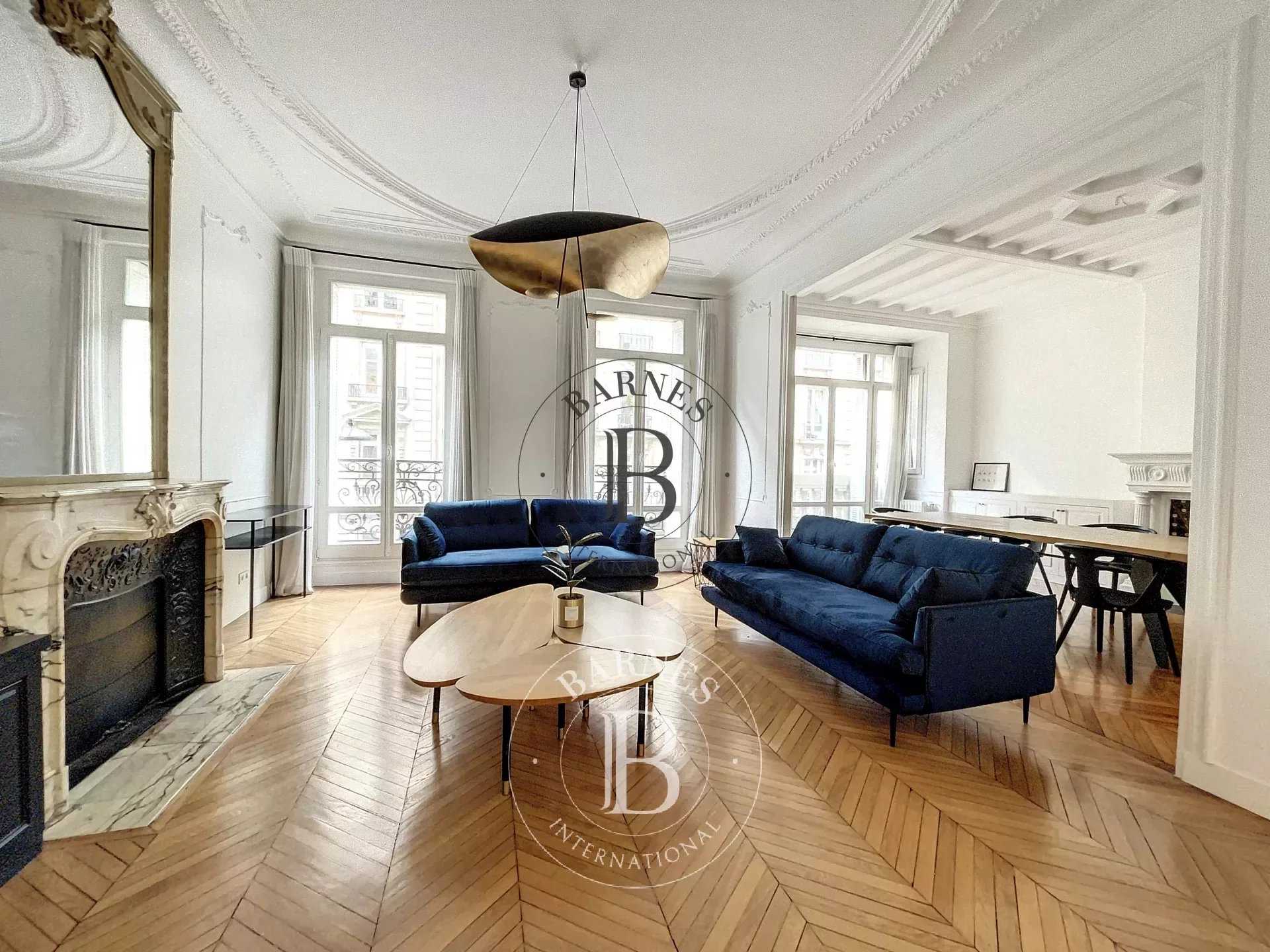 Apartment Paris 75017  -  ref 84611600 (picture 1)