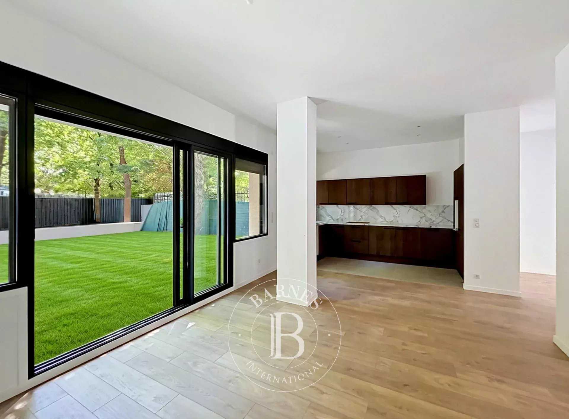 Apartment Paris 75017  -  ref 86645503 (picture 1)