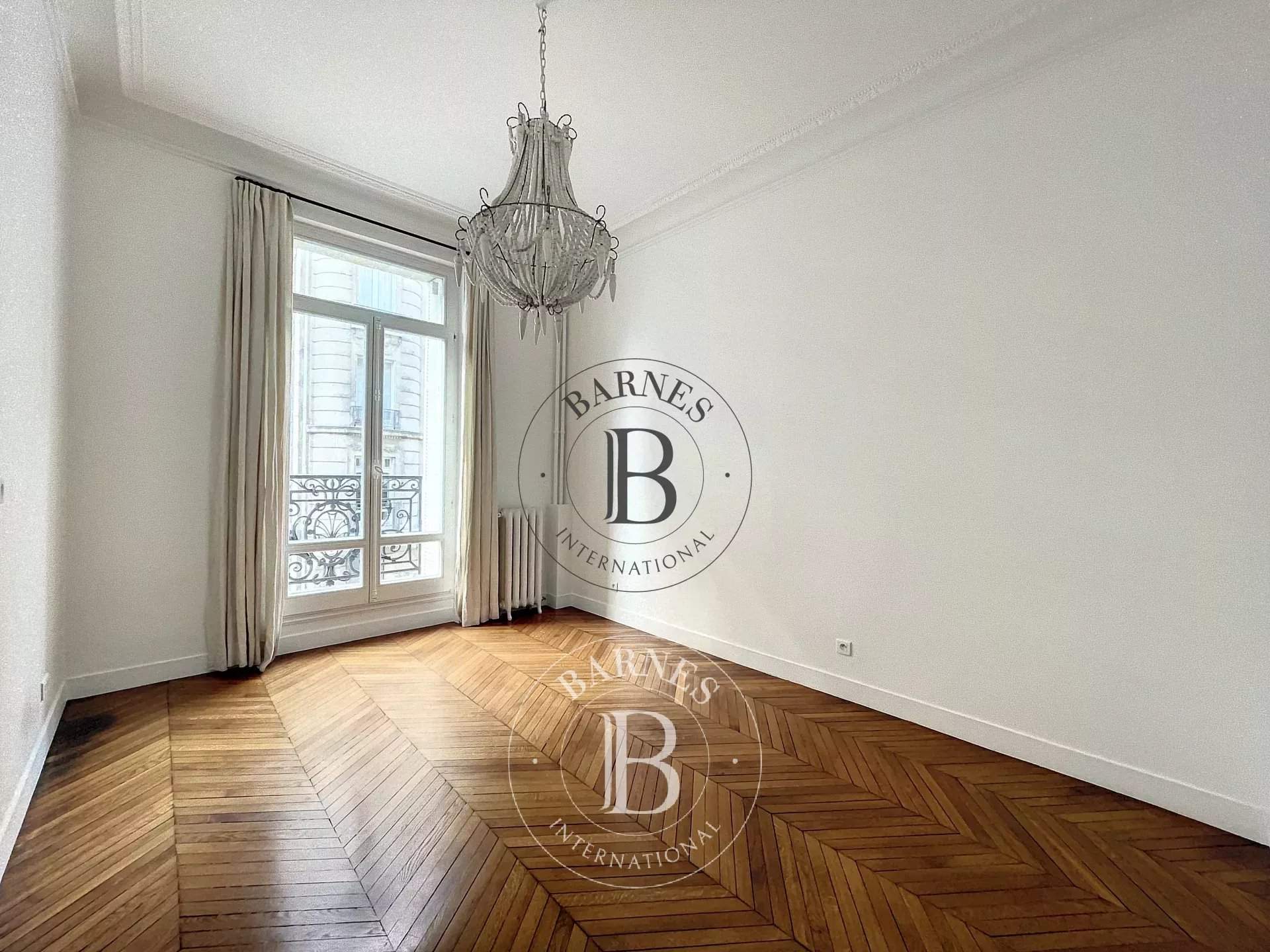 Paris  - Apartment 3 Bedrooms - picture 10