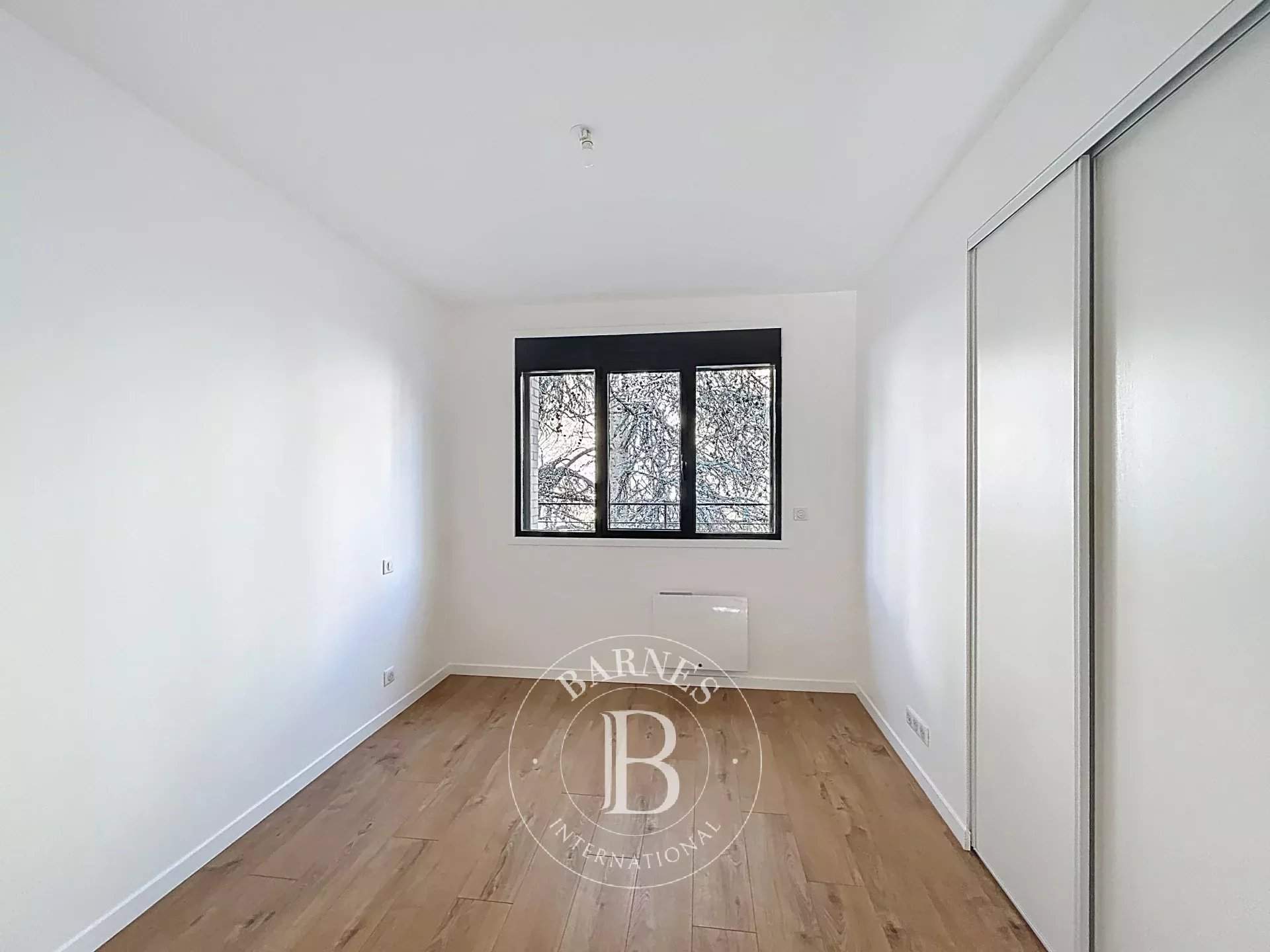 Paris  - Apartment 3 Bedrooms - picture 9