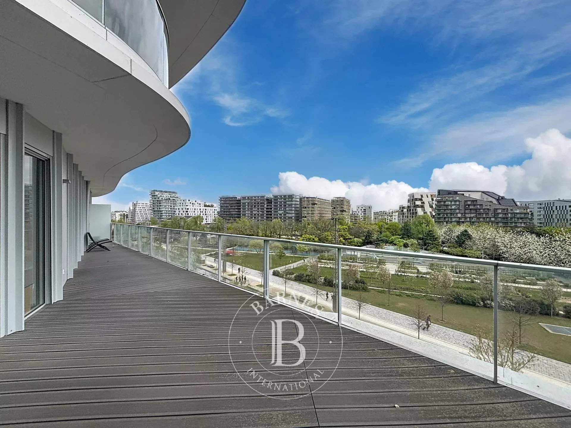 Paris  - Appartement 3 Pi&egrave;ces 2 Chambres - picture 1