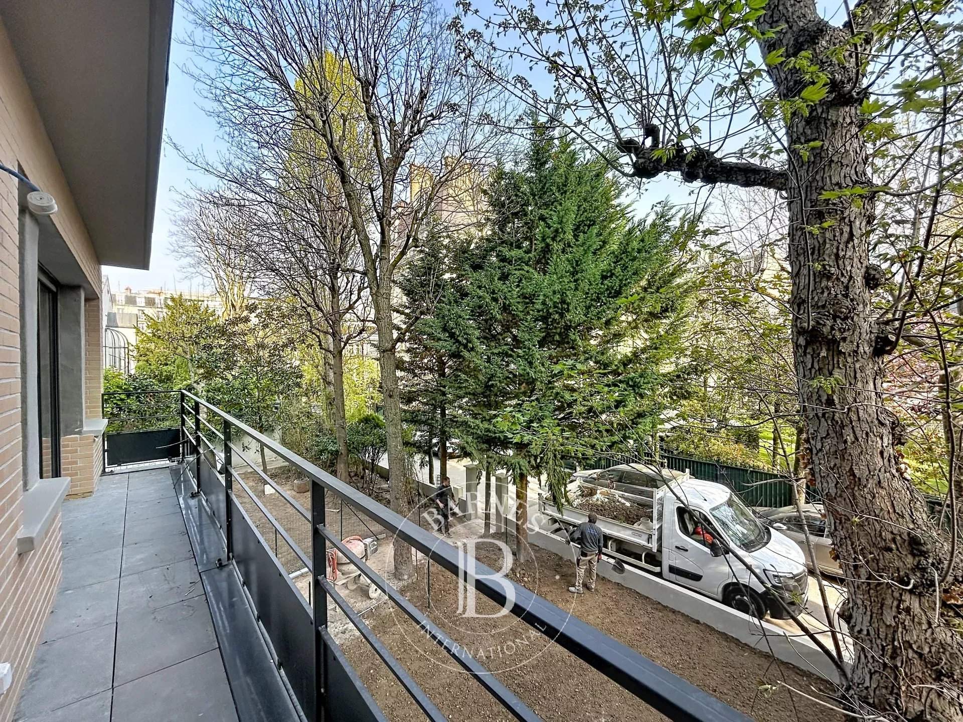 Paris  - Apartment 4 Bedrooms - picture 12