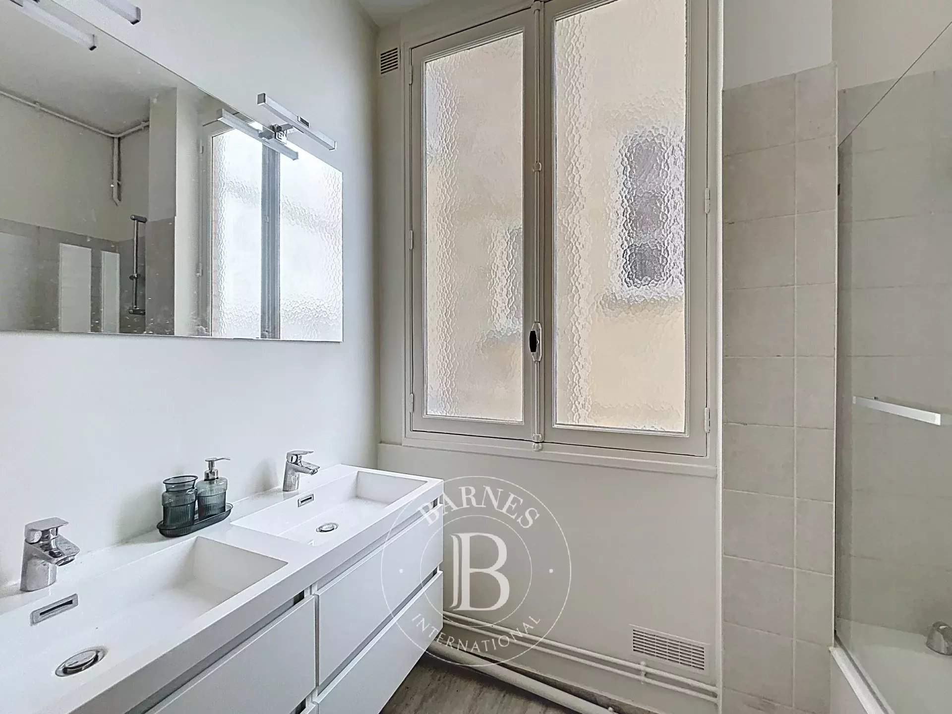 Paris  - Appartement 4 Pi&egrave;ces 2 Chambres - picture 12