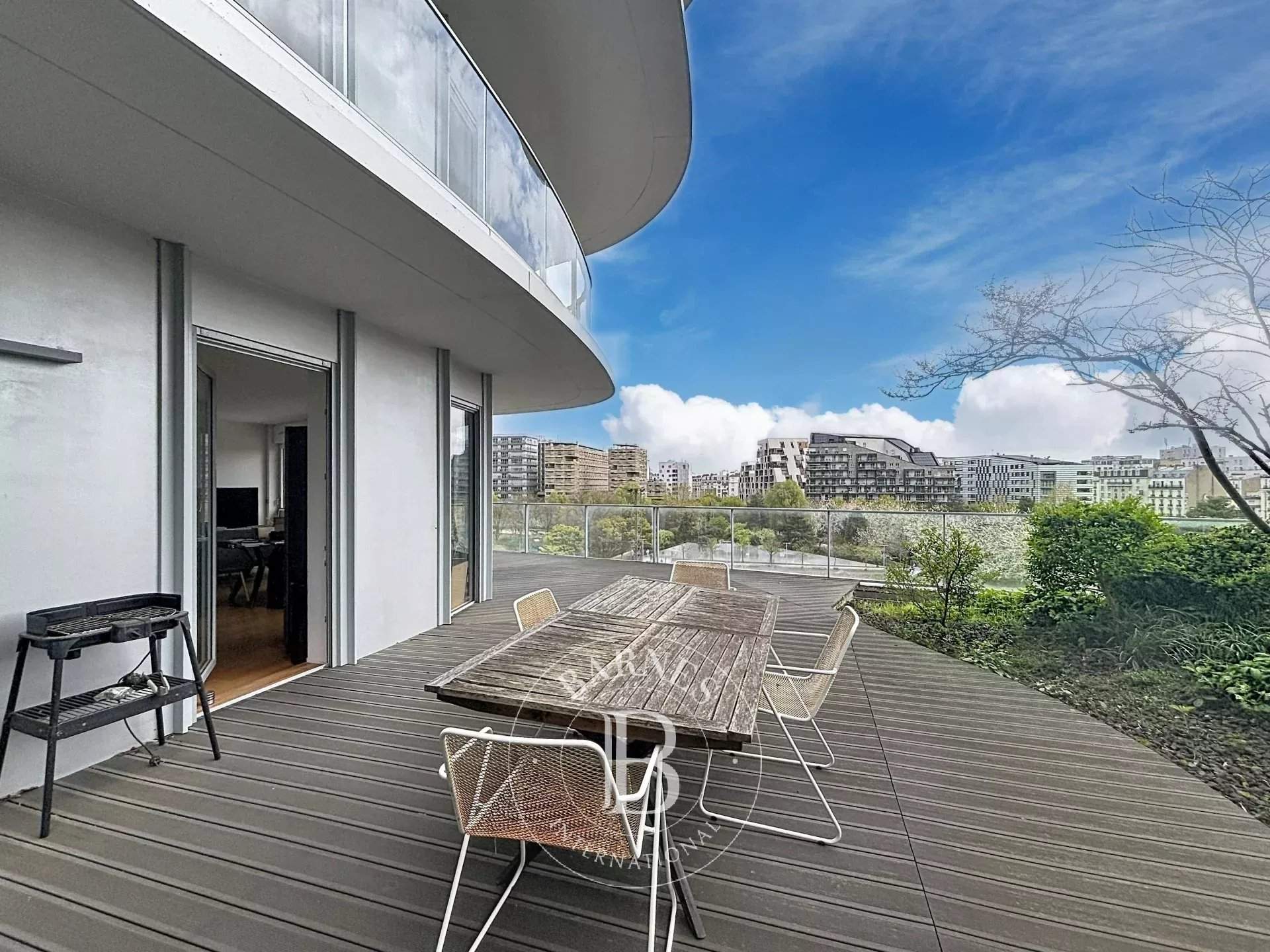 Paris  - Appartement 3 Pi&egrave;ces 2 Chambres - picture 2