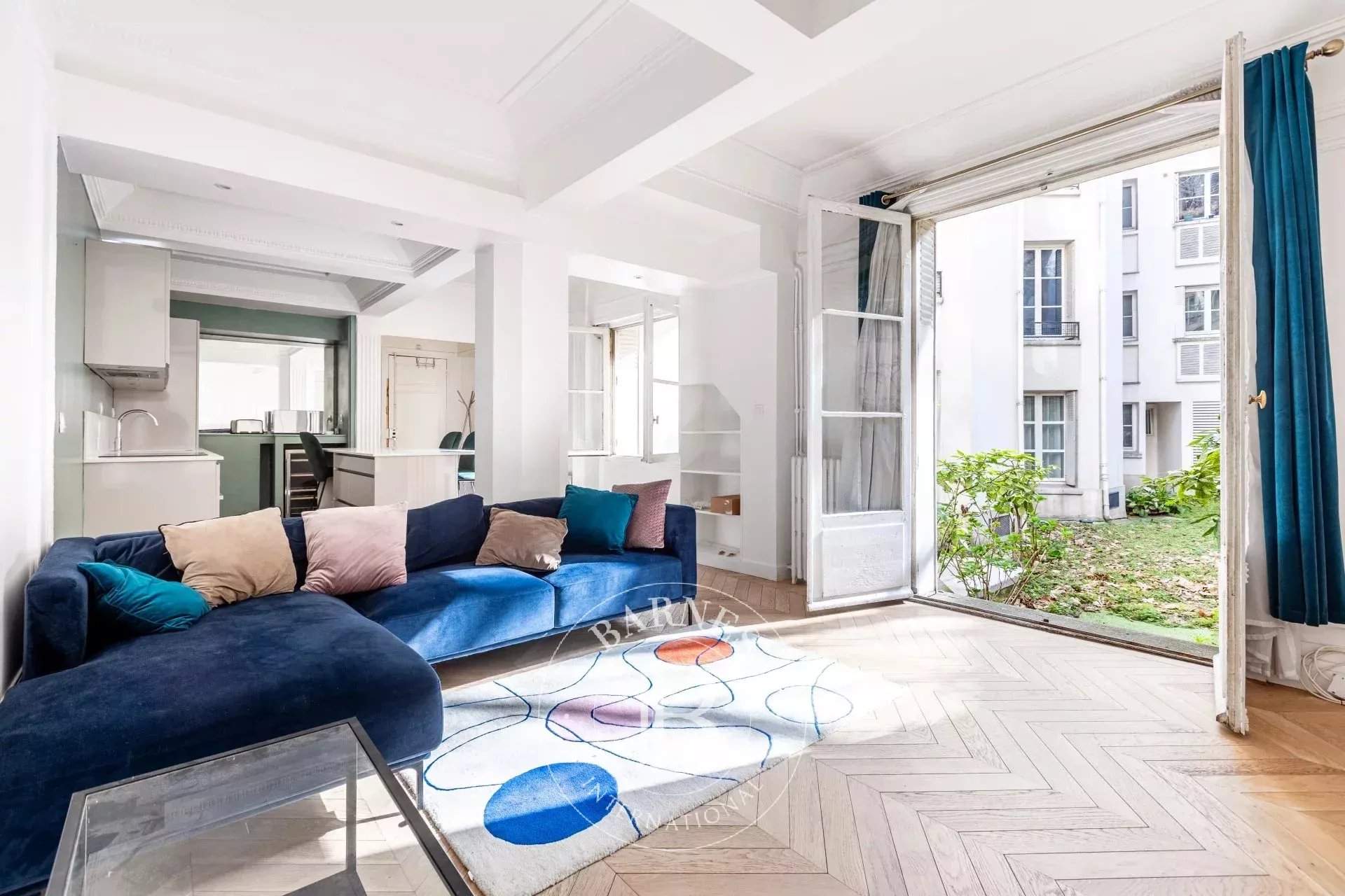 Paris  - Apartment 1 Bedroom - picture 1