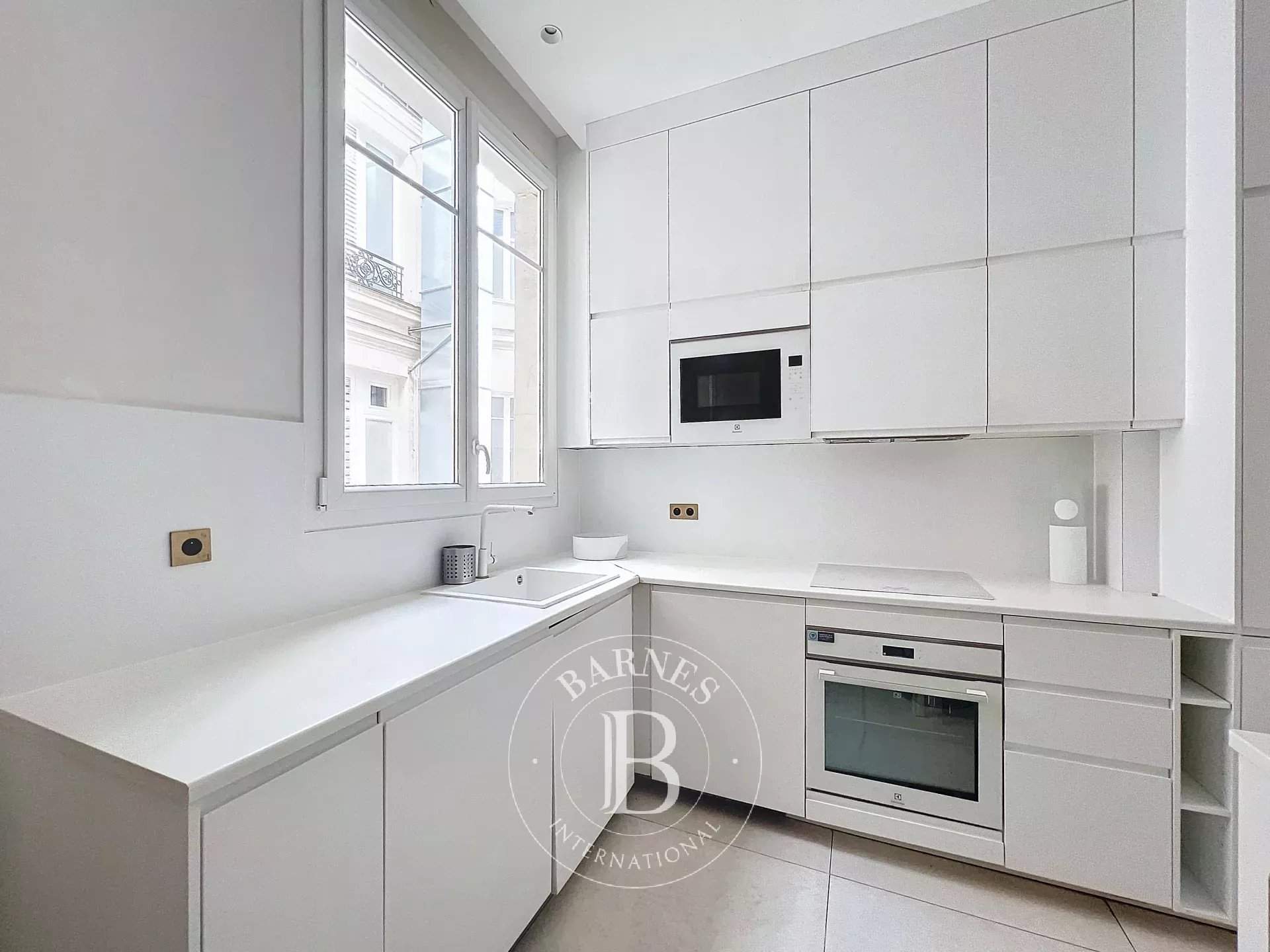 Paris  - Appartement 6 Pi&egrave;ces 4 Chambres - picture 9