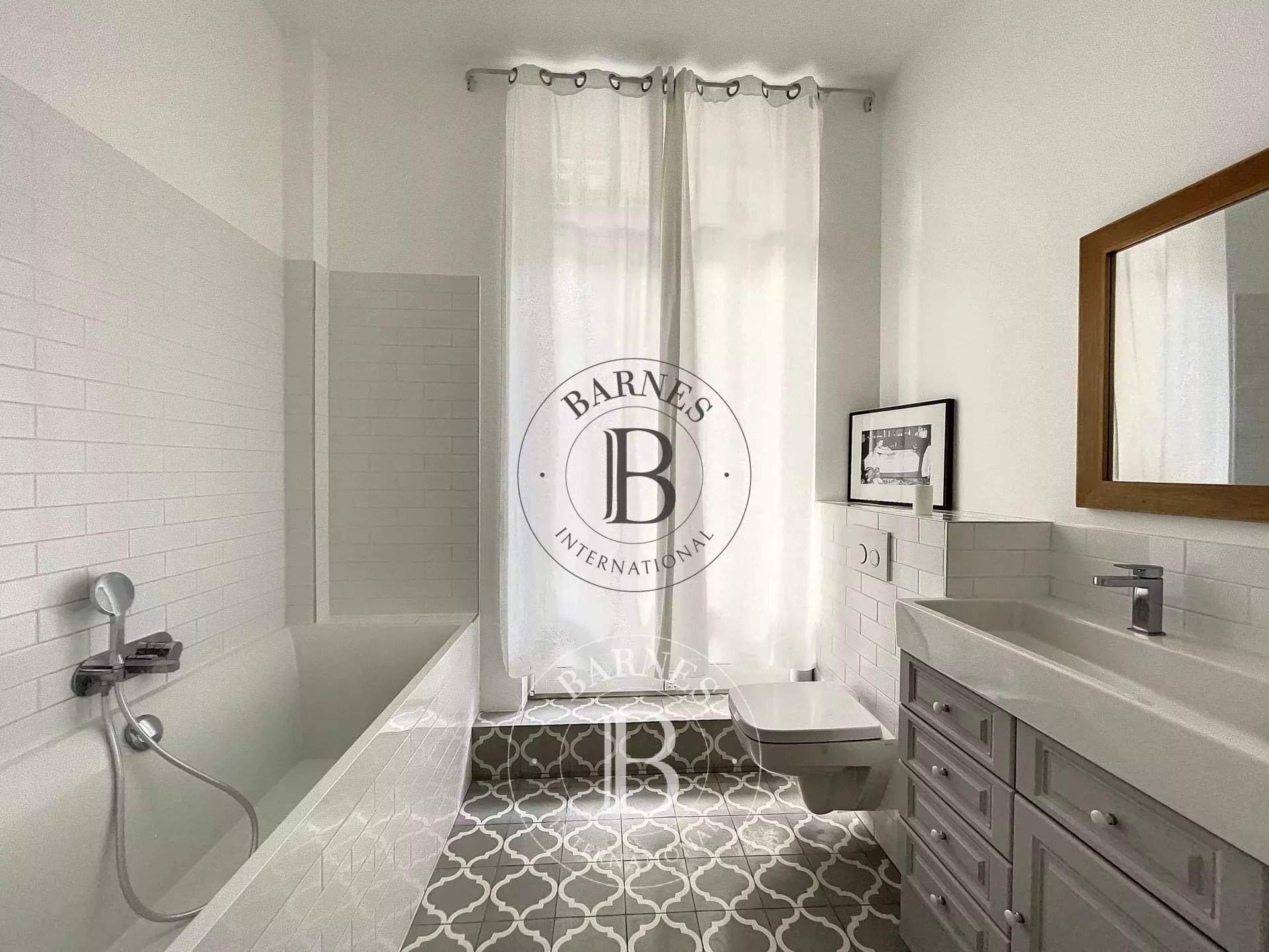 Paris  - Apartment 3 Bedrooms - picture 9