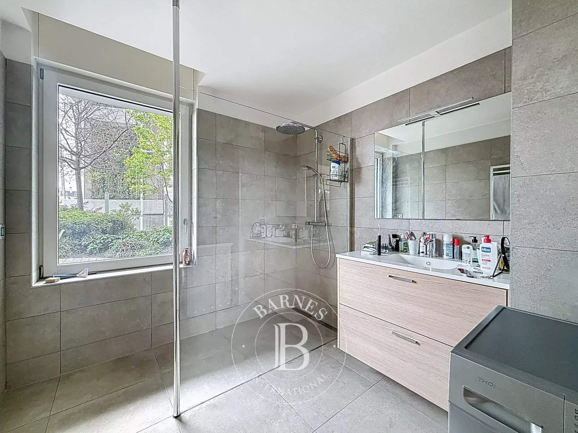 Paris  - Appartement 3 Pi&egrave;ces 2 Chambres - picture 12