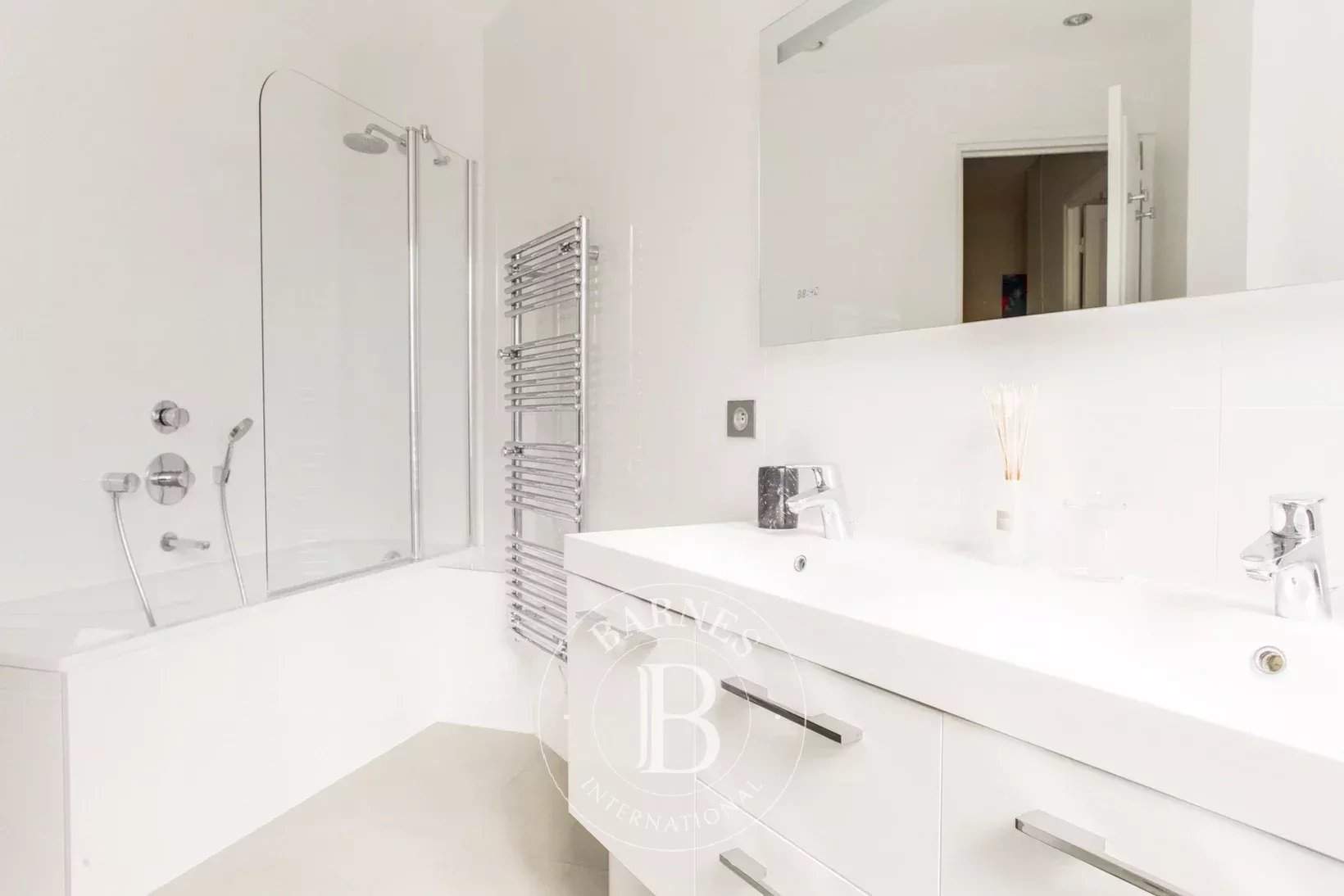 Paris  - Apartment 3 Bedrooms - picture 8