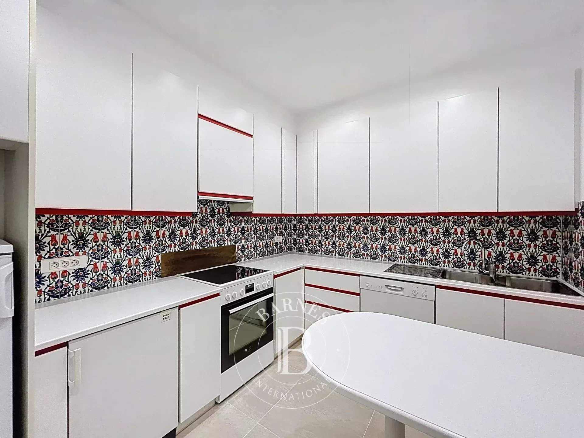 Paris  - Appartement 6 Pi&egrave;ces 4 Chambres - picture 9