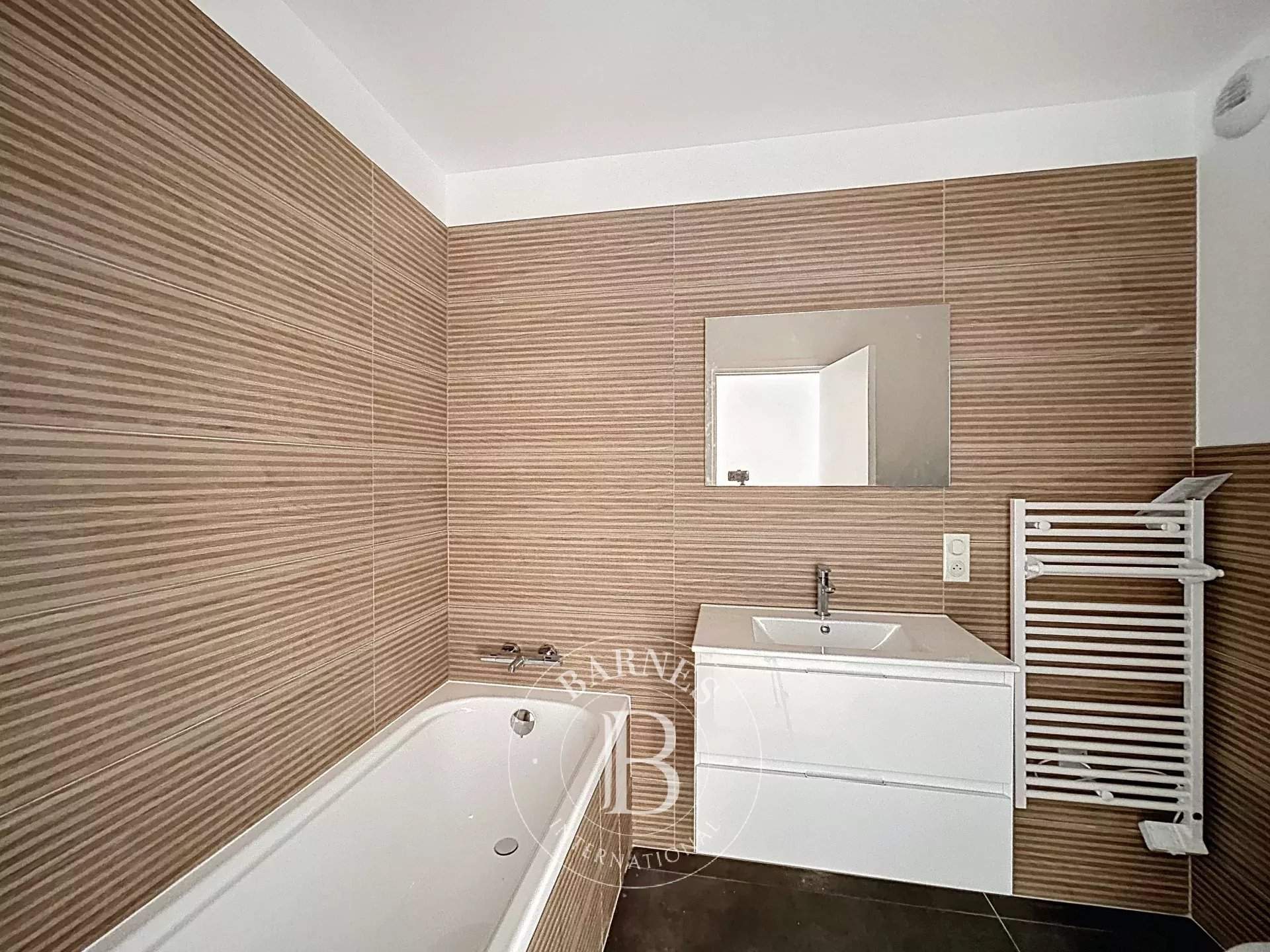 Paris  - Apartment 3 Bedrooms - picture 7