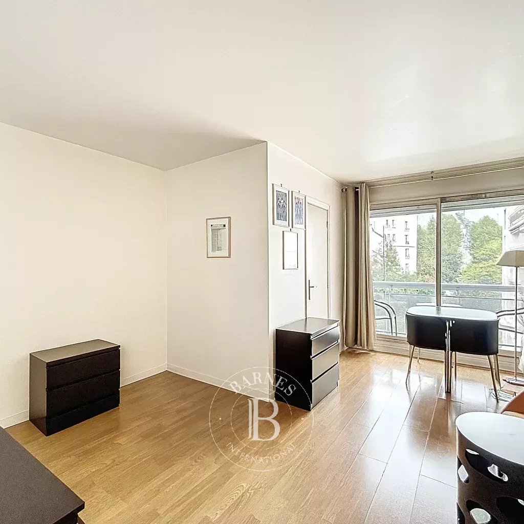 Paris  - Apartment  - picture 2