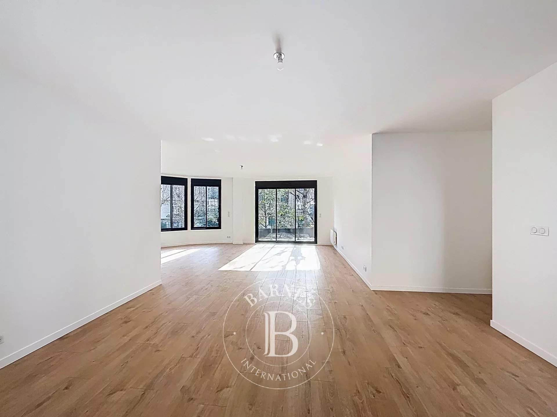 Paris  - Apartment 3 Bedrooms - picture 4