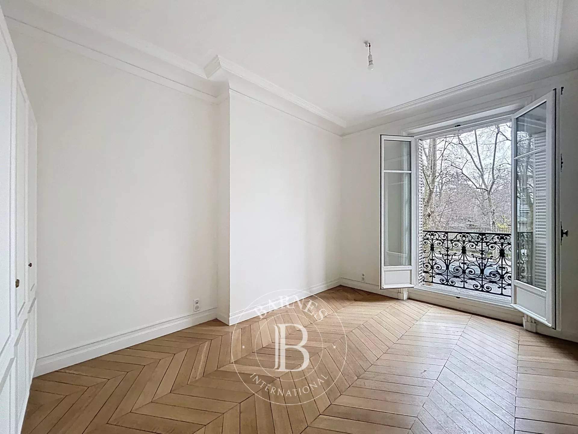 Paris  - Appartement 7 Pi&egrave;ces 4 Chambres - picture 12