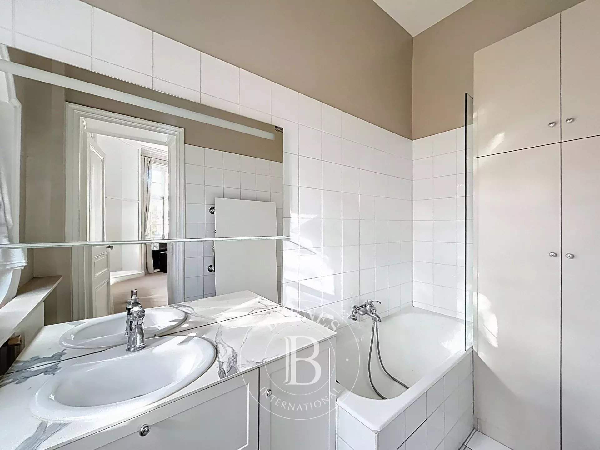 Paris  - Appartement 6 Pièces 4 Chambres - picture 13