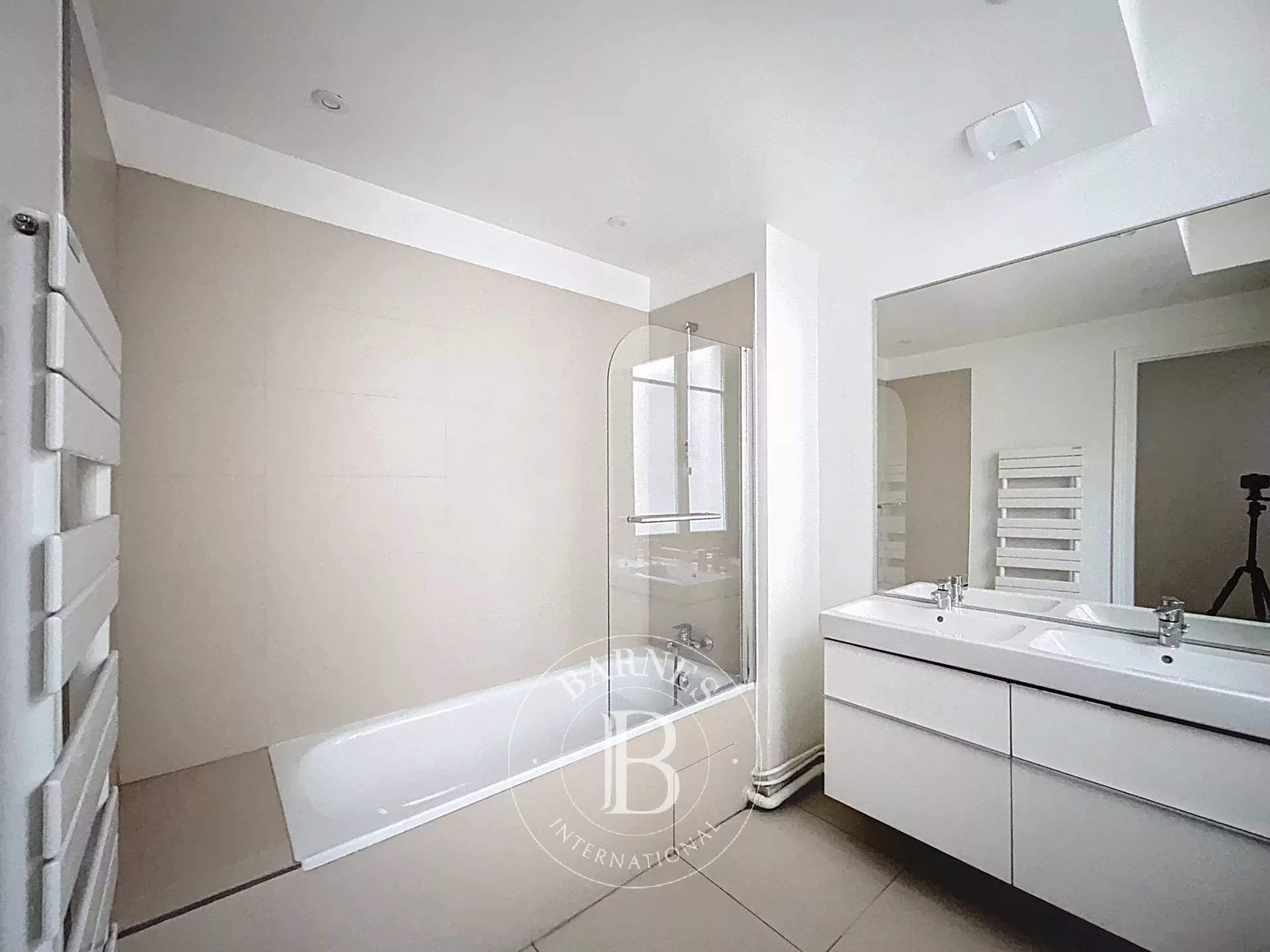 Paris  - Appartement 7 Pi&egrave;ces 4 Chambres - picture 8