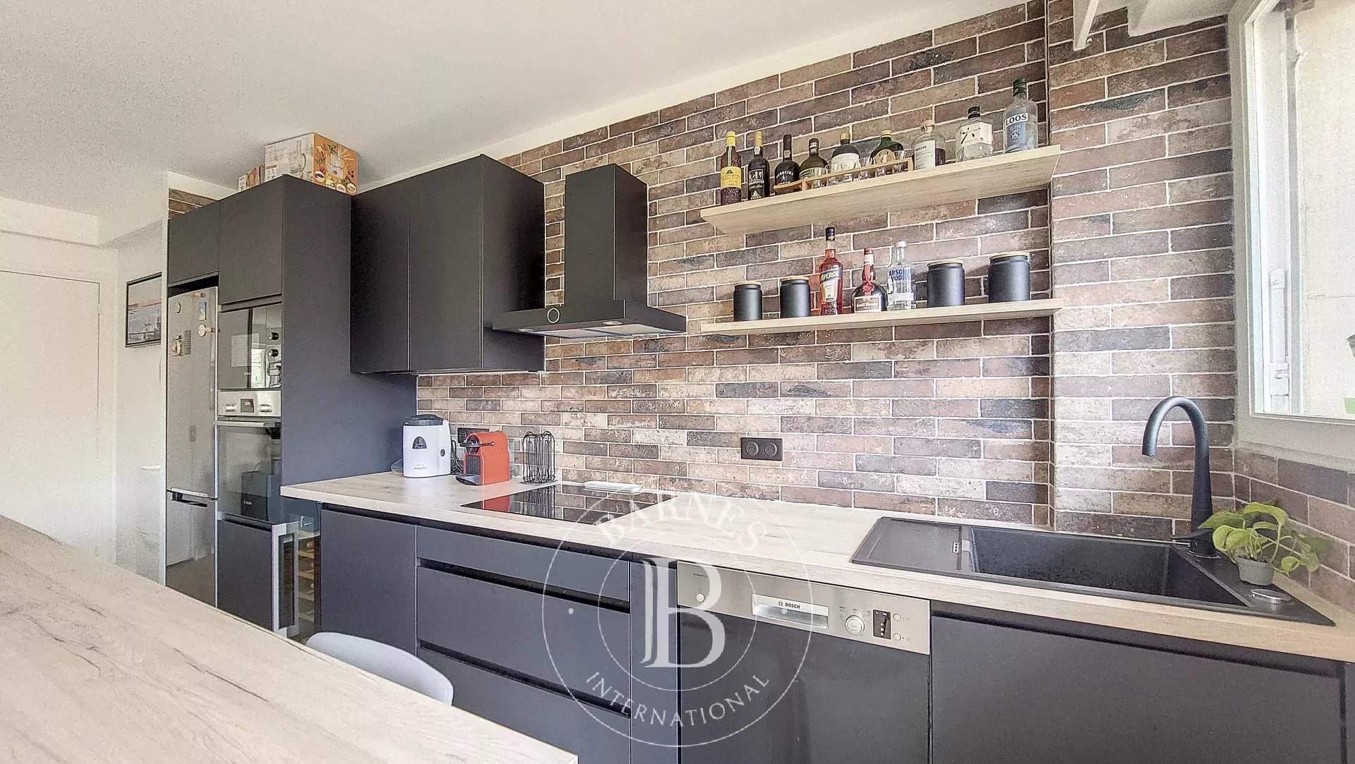 Paris  - Appartement 2 Pi&egrave;ces, 1 Chambre - picture 2