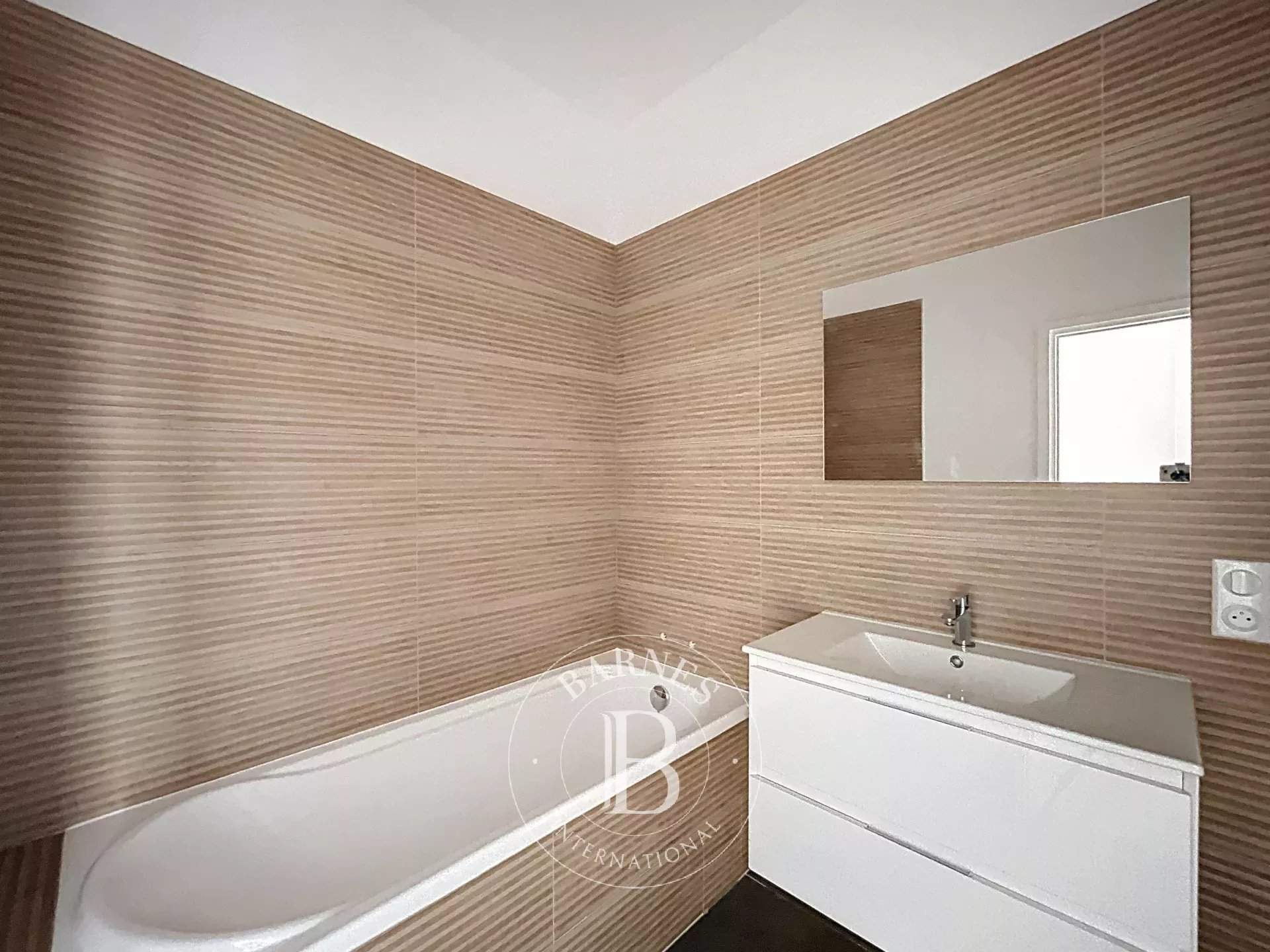 Paris  - Apartment 3 Bedrooms - picture 15