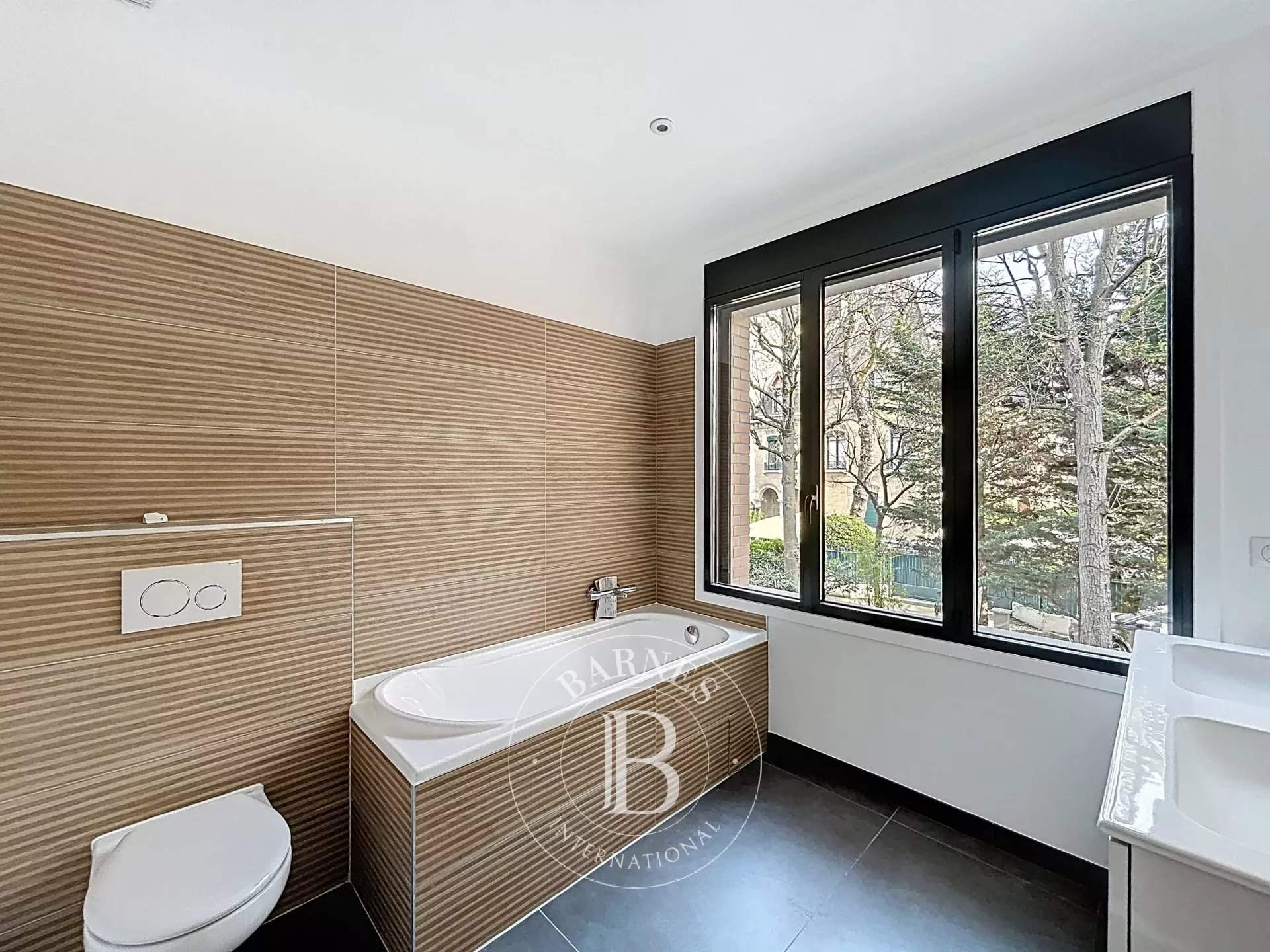 Paris  - Apartment 4 Bedrooms - picture 5