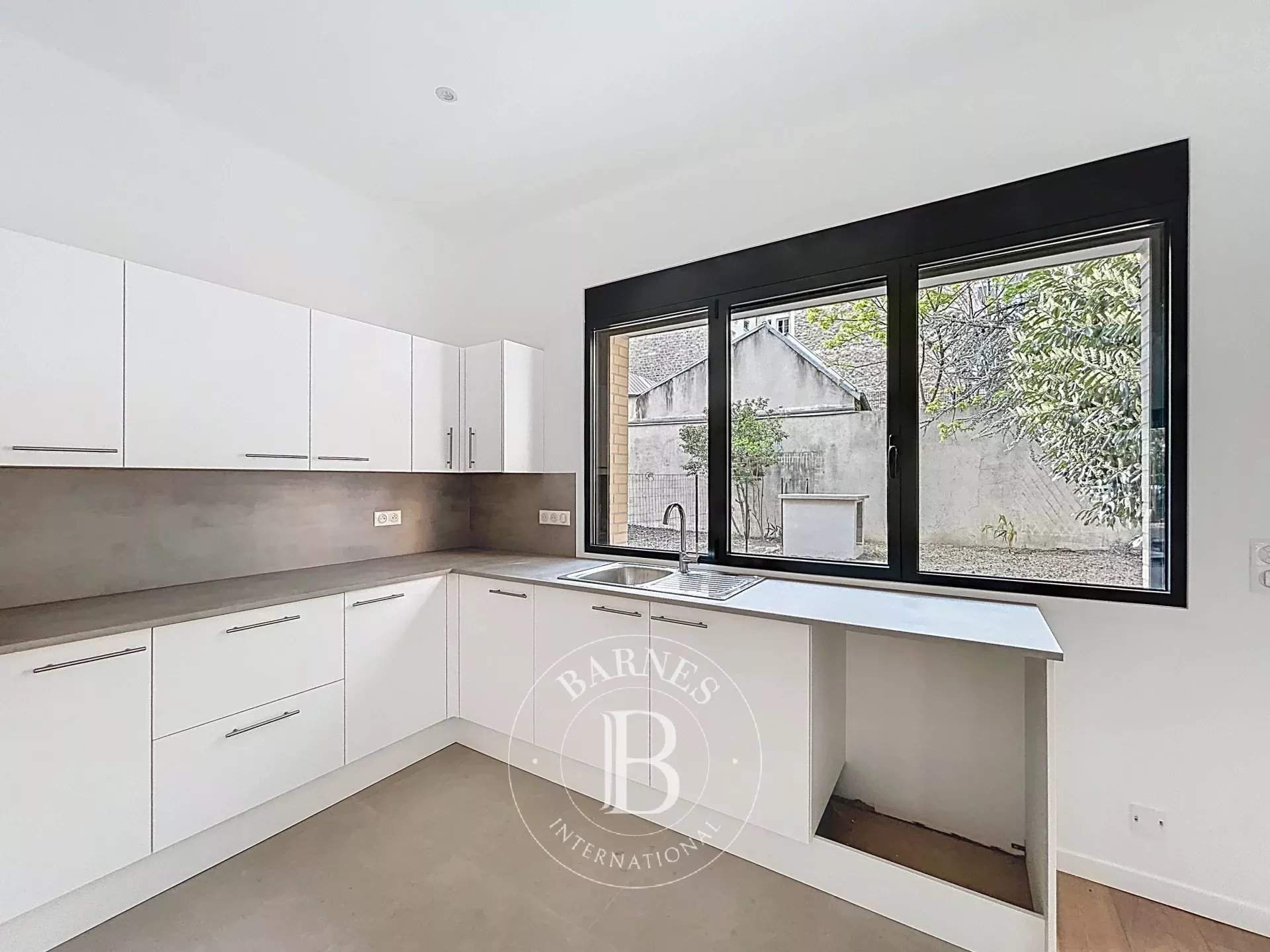 Paris  - Apartment 3 Bedrooms - picture 8