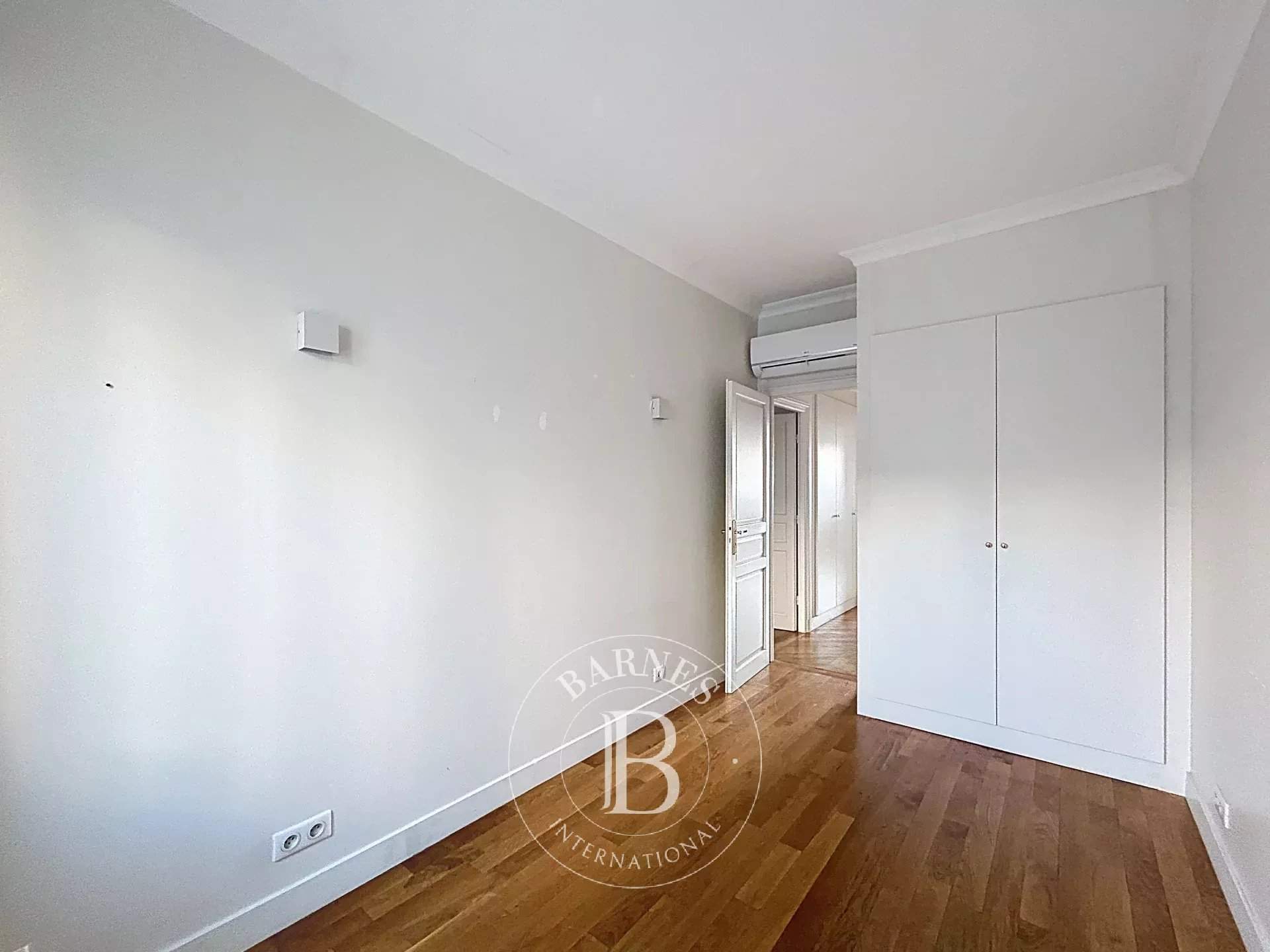 Paris  - Apartment 3 Bedrooms - picture 16