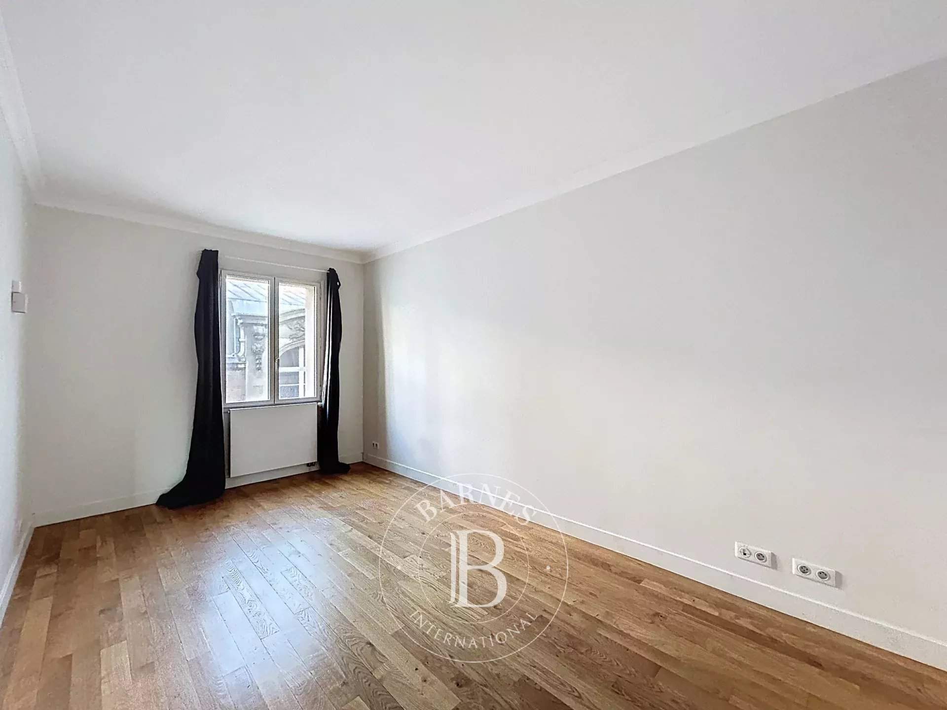 Paris  - Apartment 3 Bedrooms - picture 12