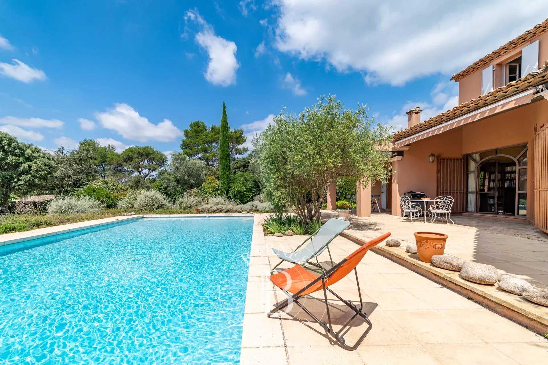 Nîmes  - House 4 Bedrooms