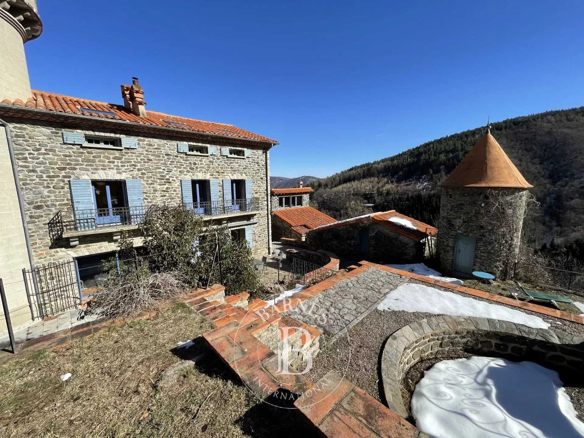 Prats-de-Mollo-la-Preste  - Propriété 16 Pièces 6 Chambres