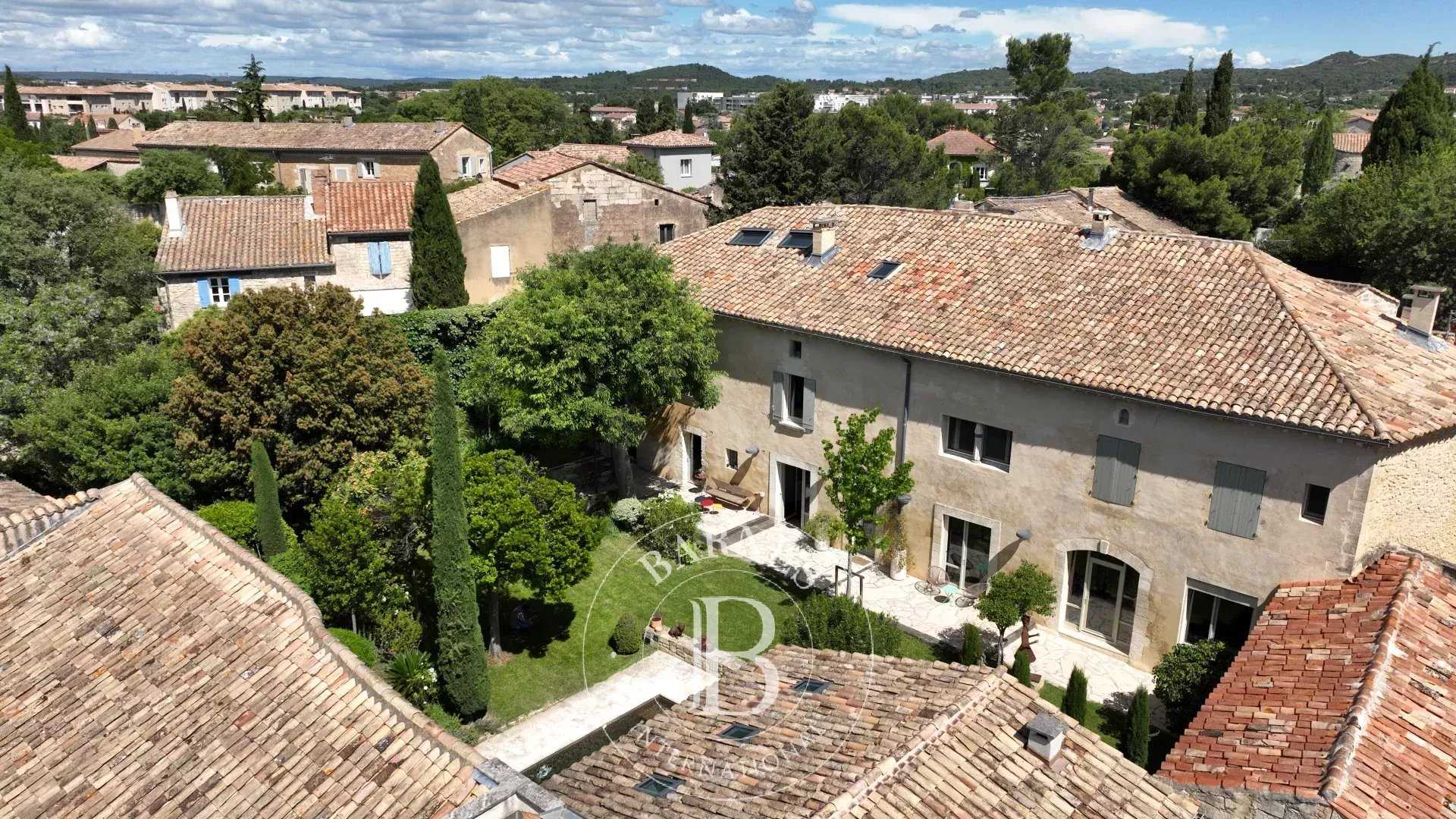 Avignon  - Maison 7 Pi&egrave;ces 5 Chambres