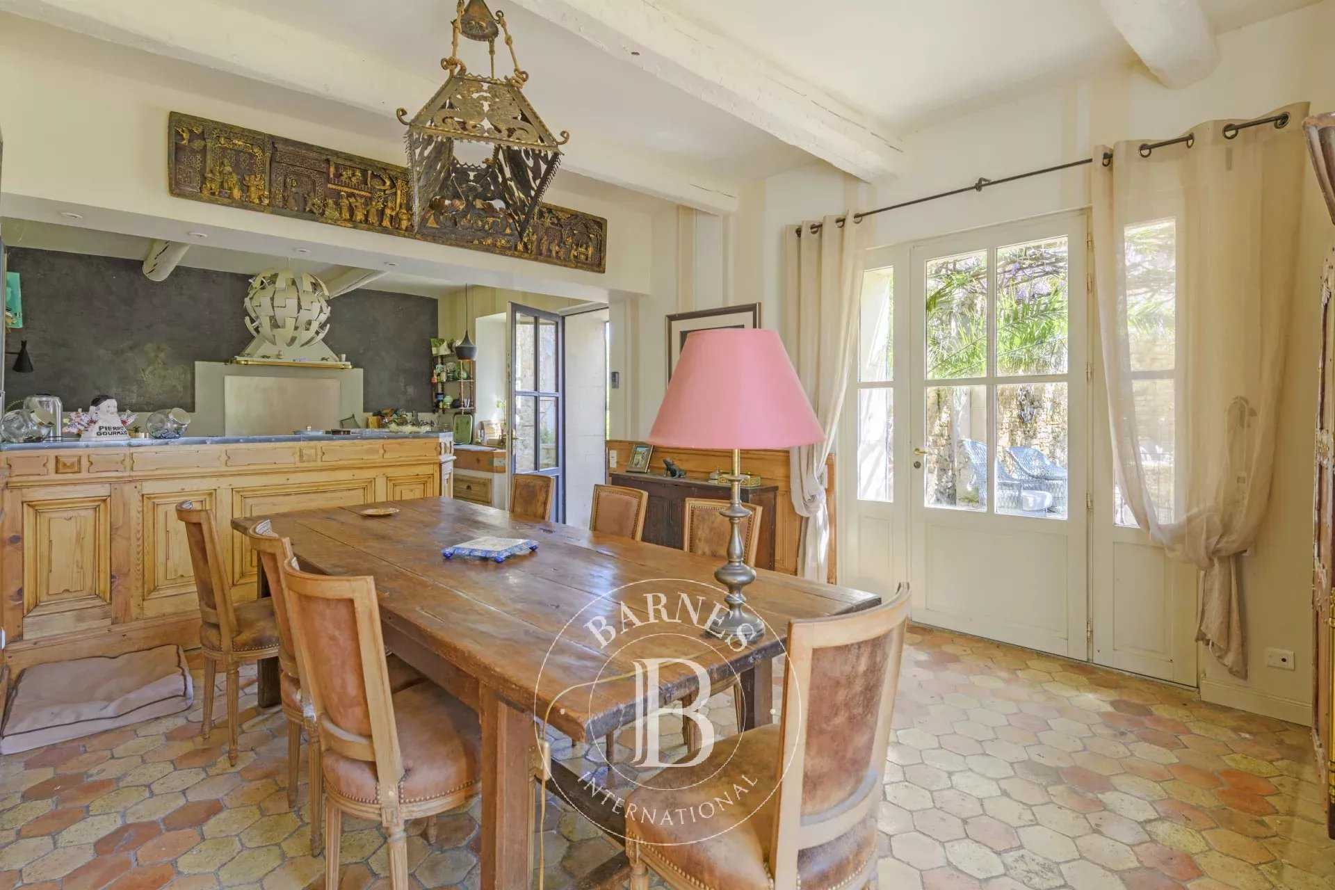 Orange  - Mas 8 Pi&egrave;ces 5 Chambres