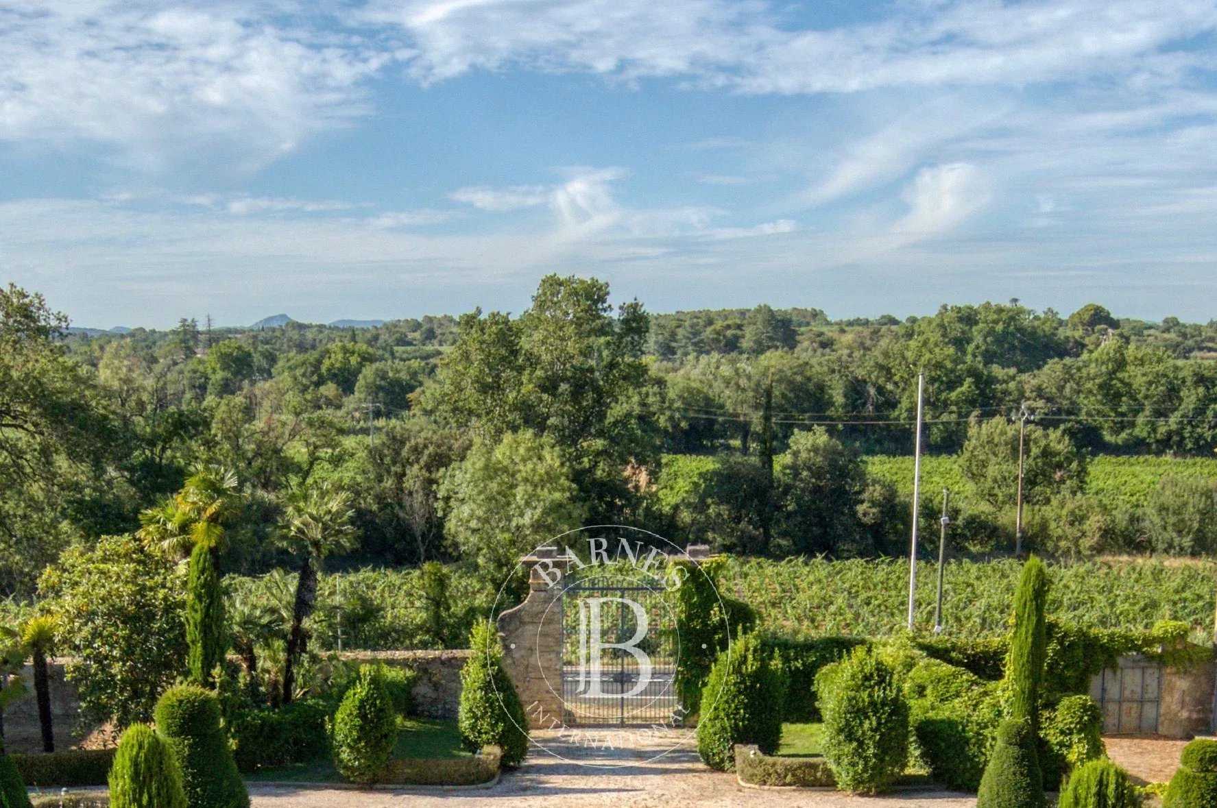 Pézenas  - Maison 14 Pi&egrave;ces 10 Chambres