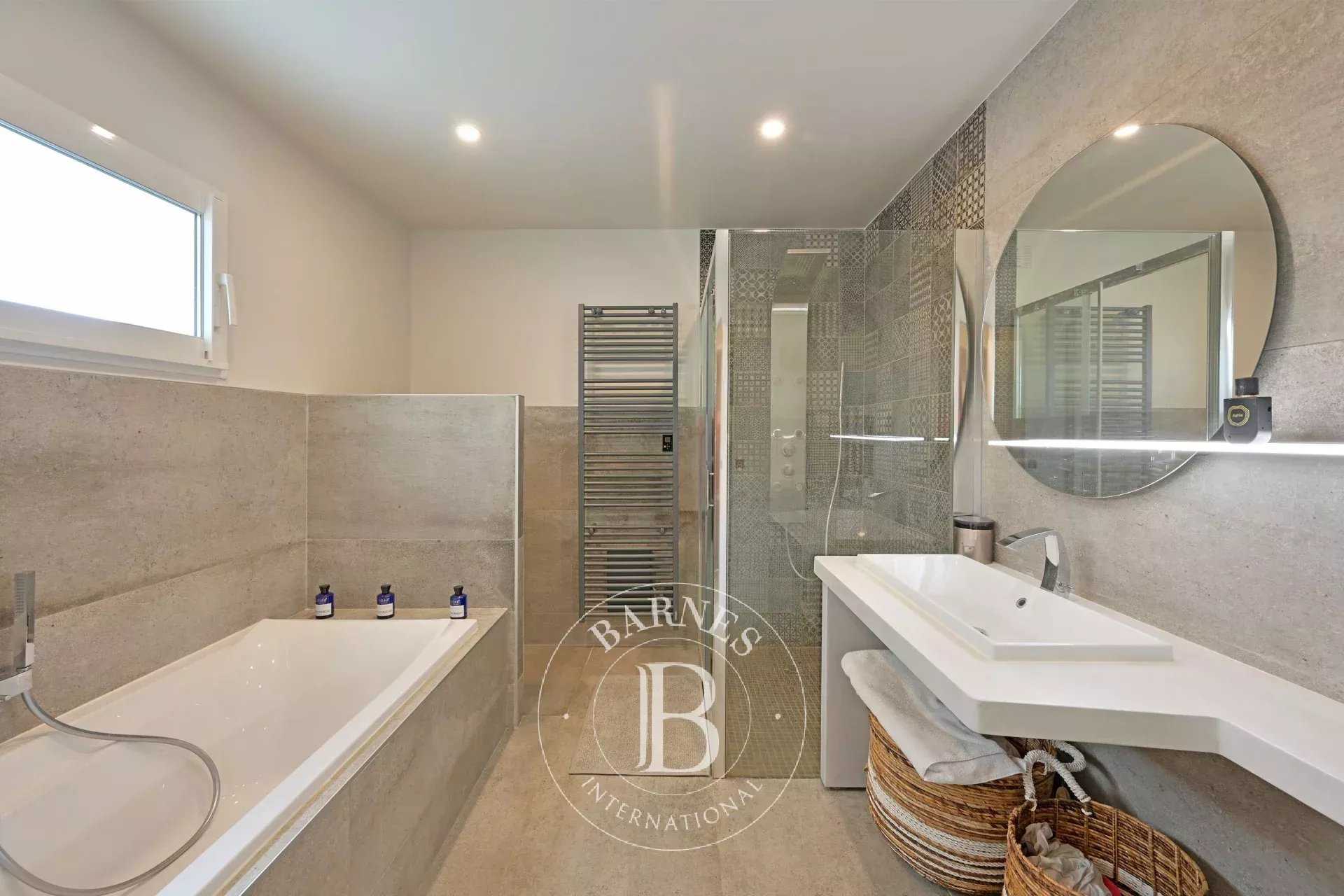 Carnon-Plage  - Appartement 5 Pi&egrave;ces 2 Chambres