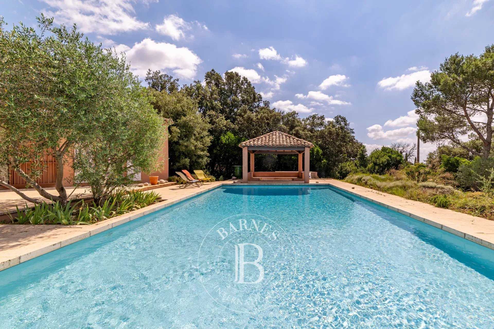 Nîmes  - House 4 Bedrooms