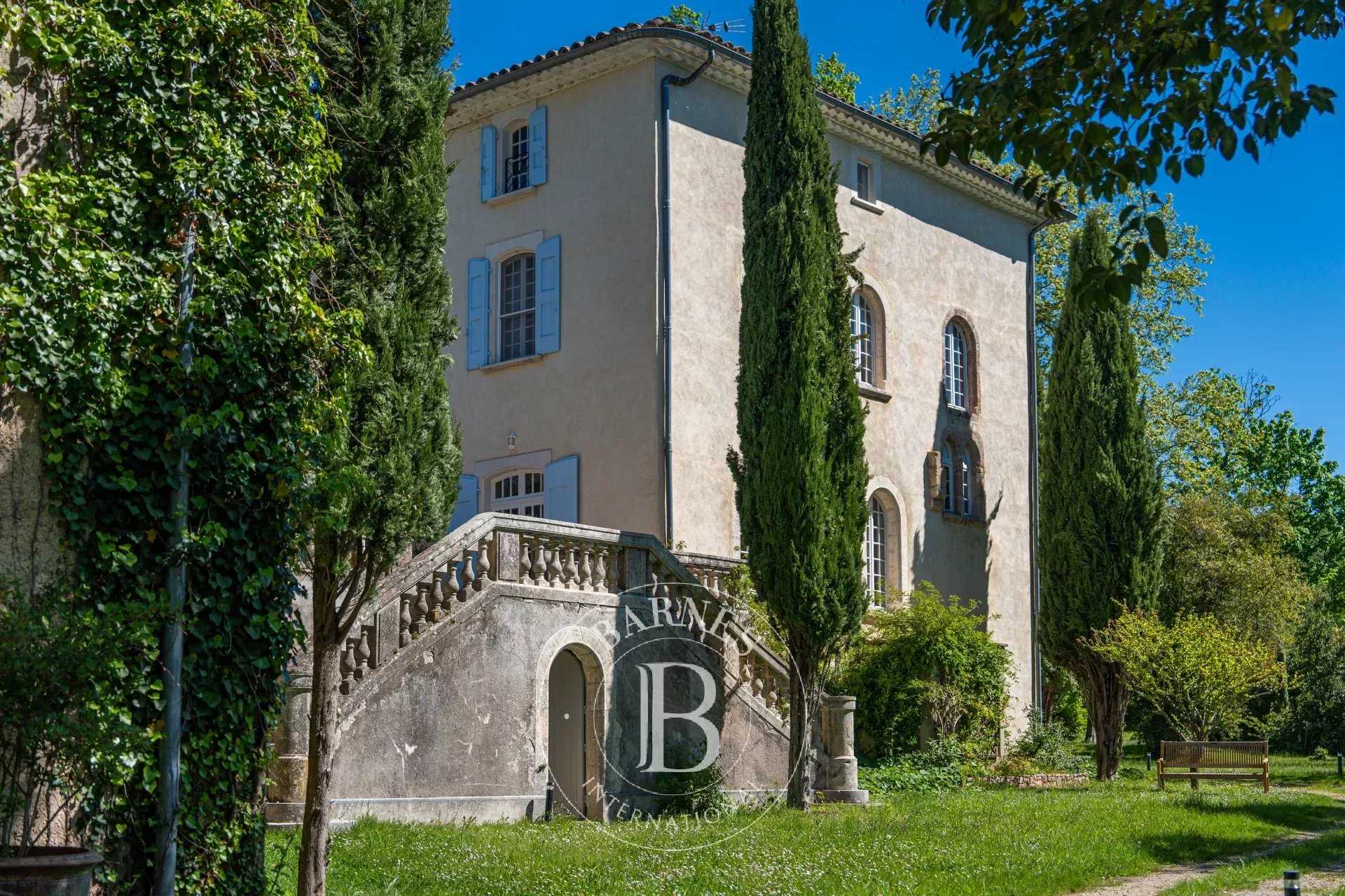 Anduze  - Château 20 Pièces 11 Chambres