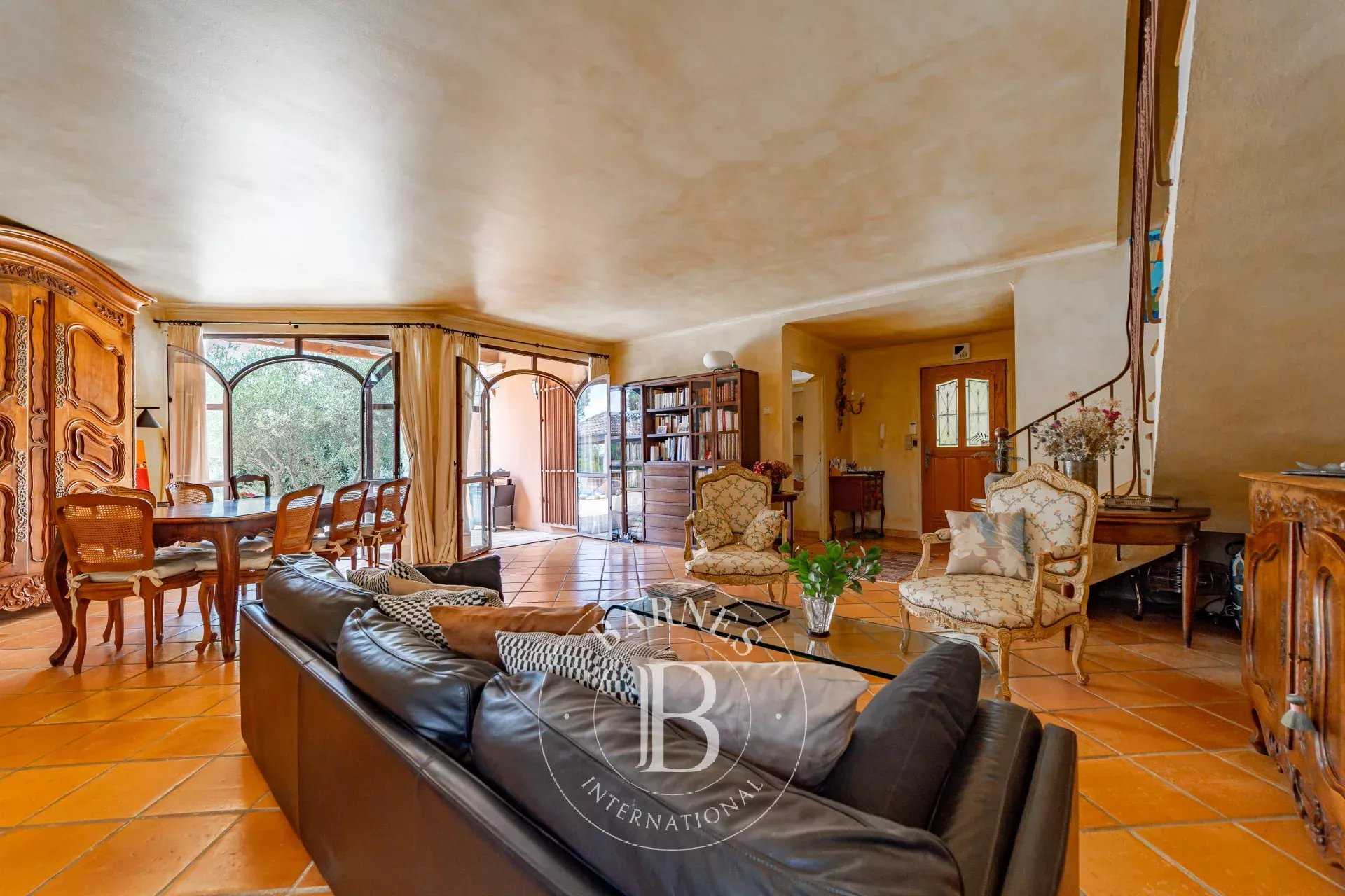 Nîmes  - House 4 Bedrooms