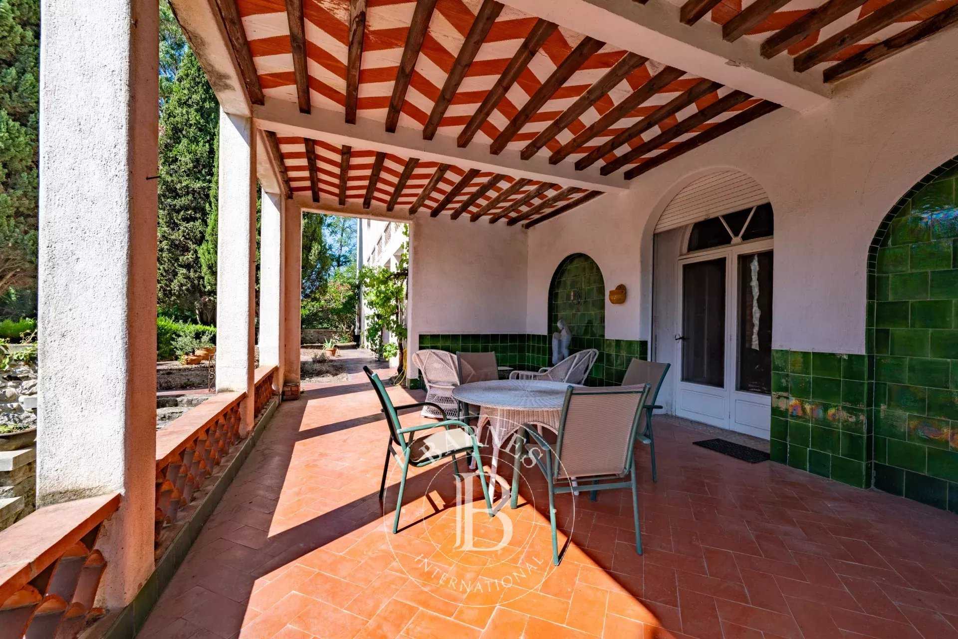 Prades  - Propriété 22 Pièces 15 Chambres