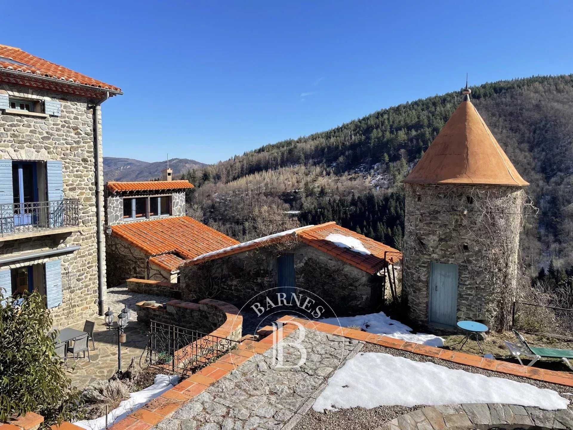 Prats-de-Mollo-la-Preste  - Propriété 16 Pièces 6 Chambres