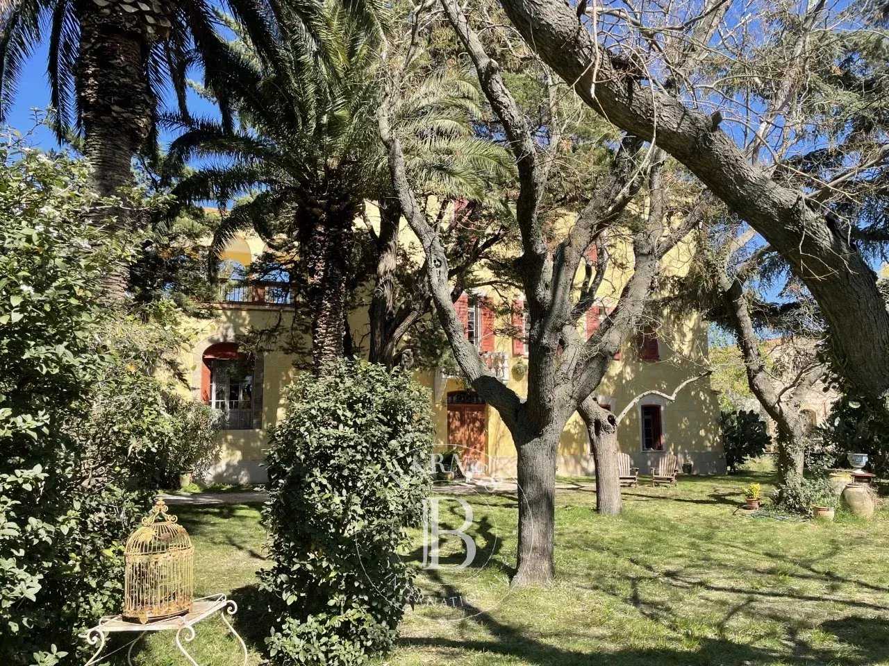 Perpignan  - Property 7 Bedrooms