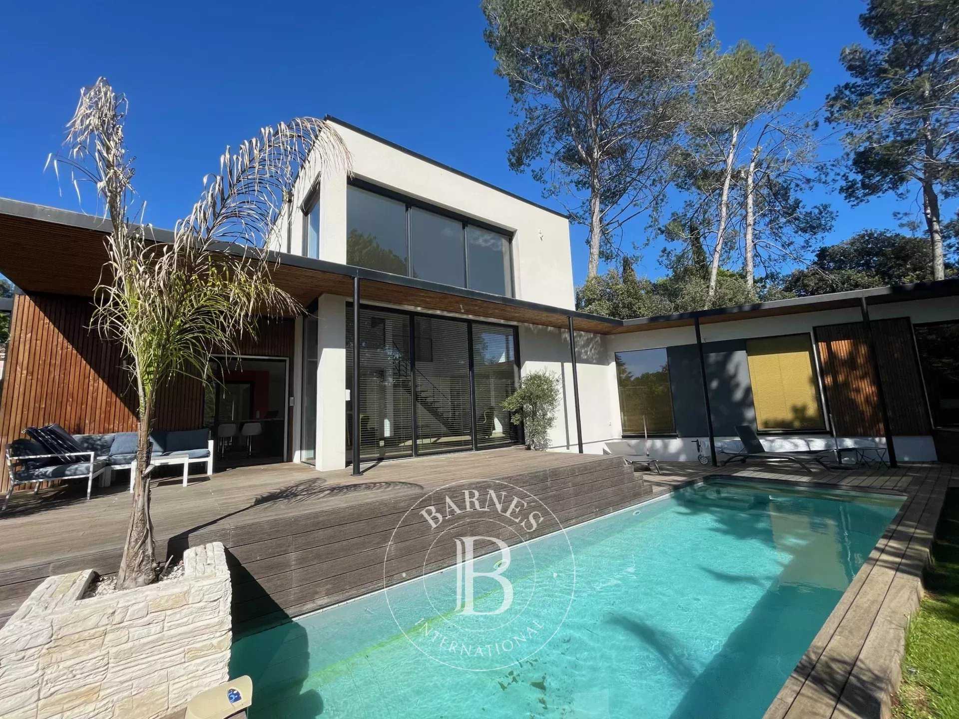 Saint-Gély-du-Fesc  - Maison 8 Pi&egrave;ces 3 Chambres