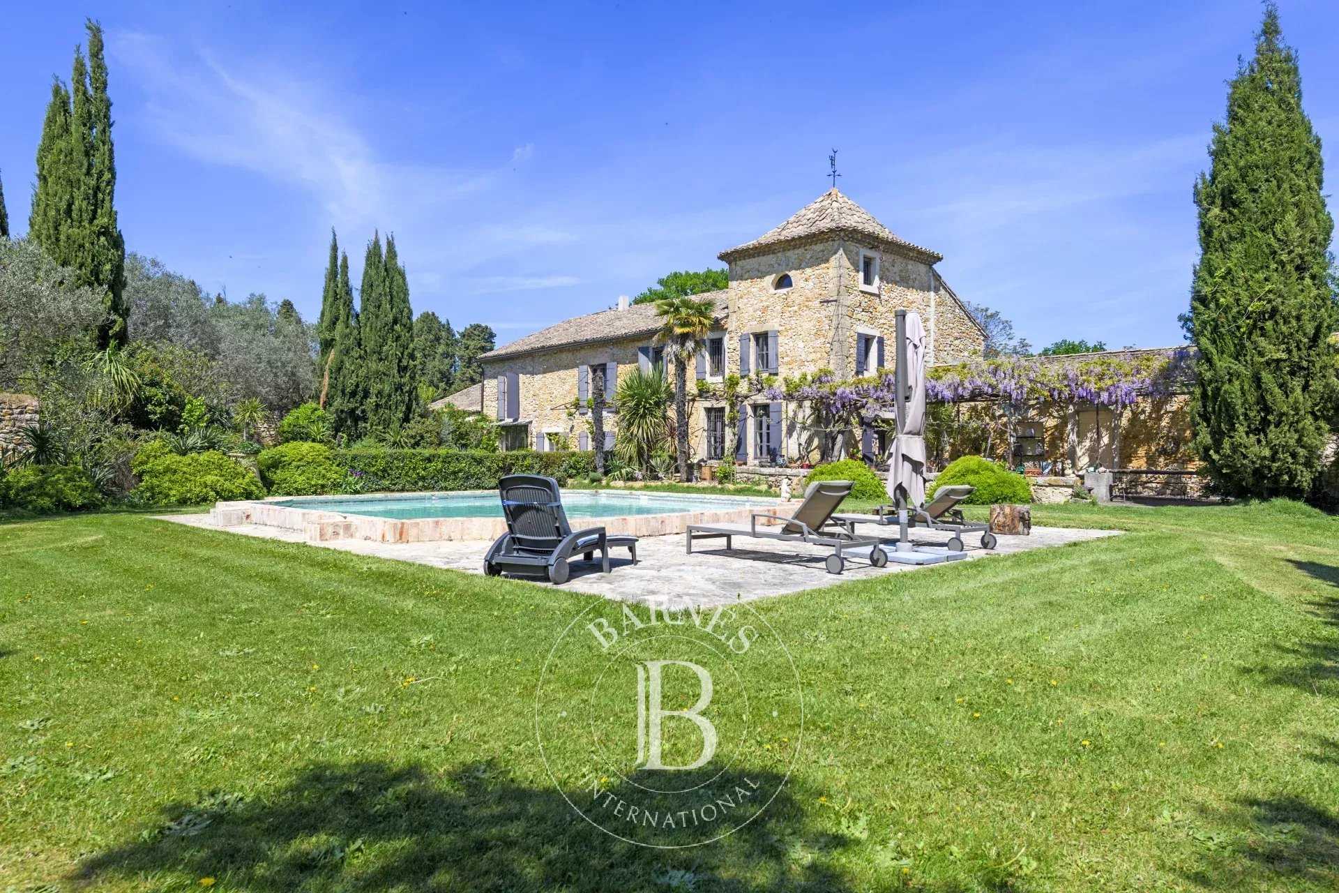 Orange  - Mas 8 Pi&egrave;ces 5 Chambres