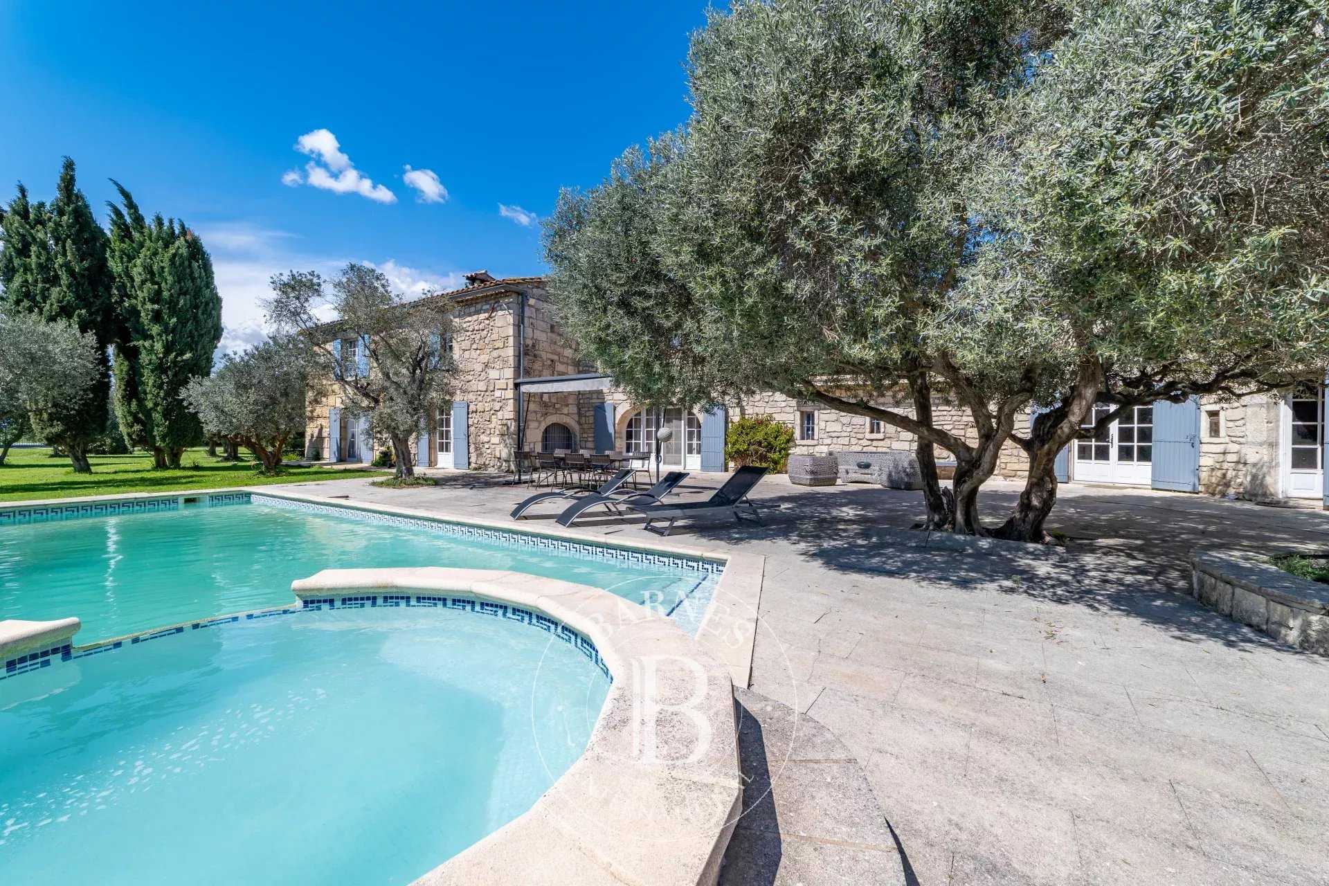 Mas Arles  -  ref 84578873 (picture 1)