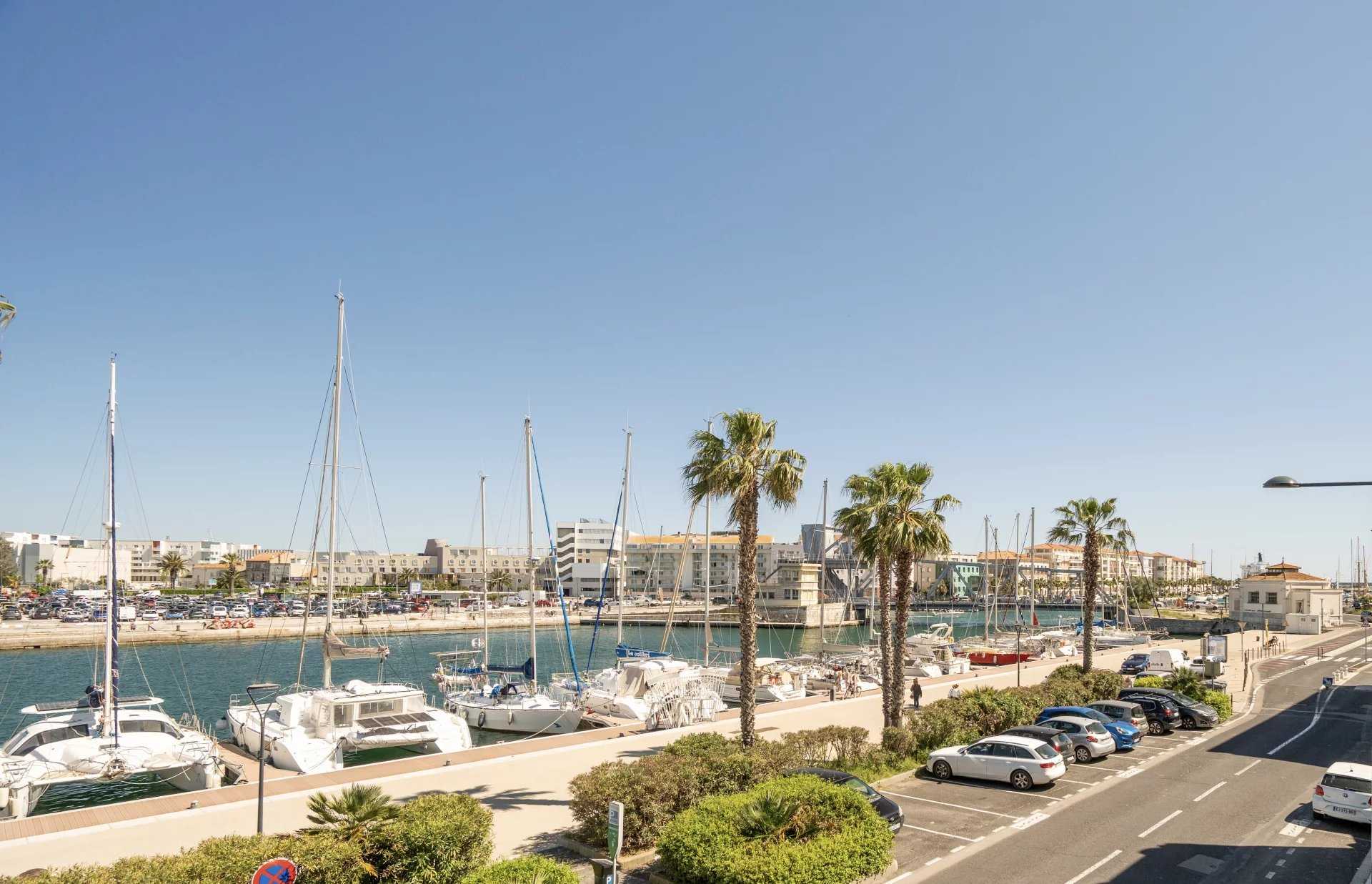 Mansion Sète  -  ref 85836412 (picture 1)