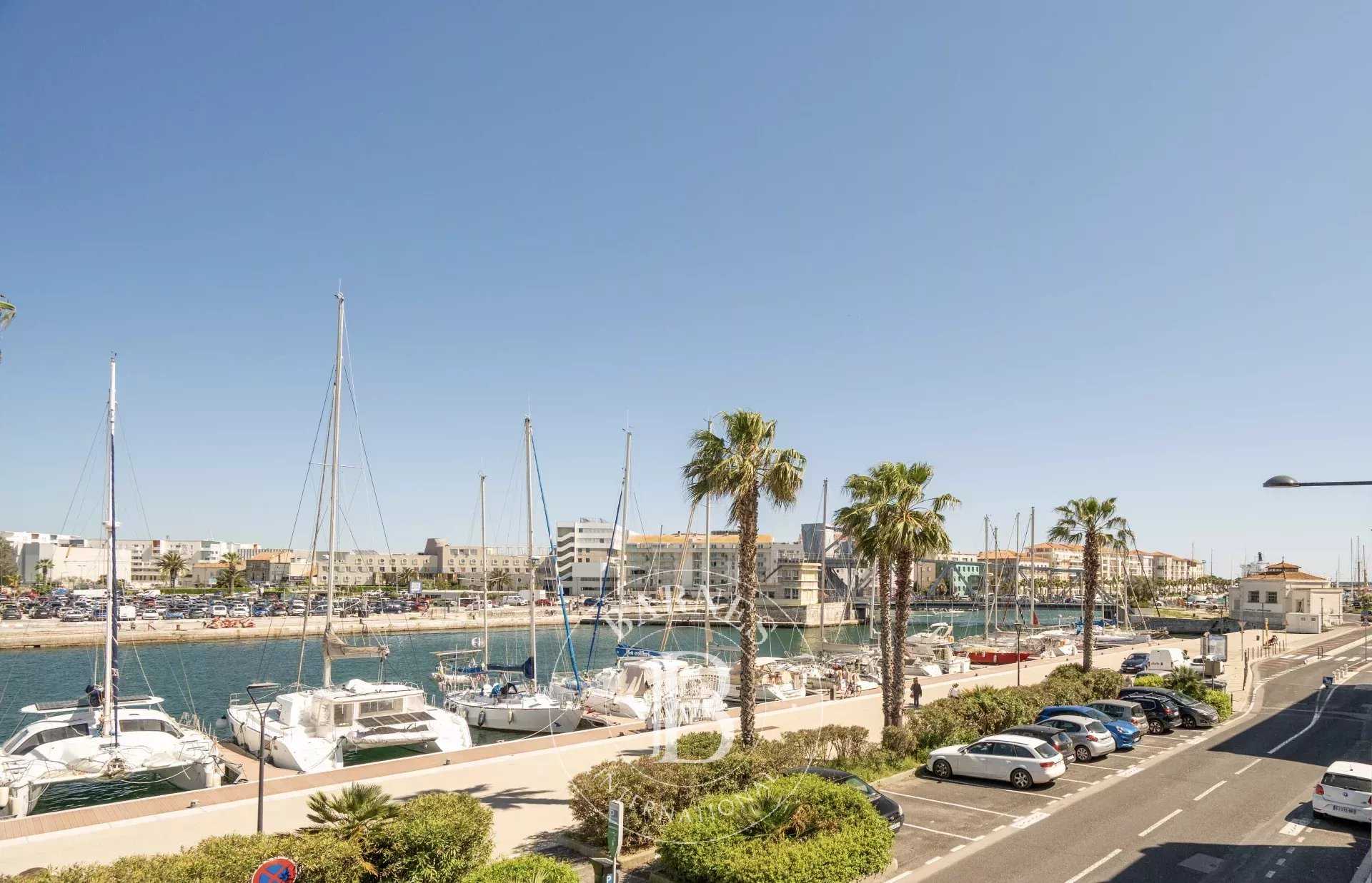 Mansion Sète  -  ref 85836412 (picture 1)